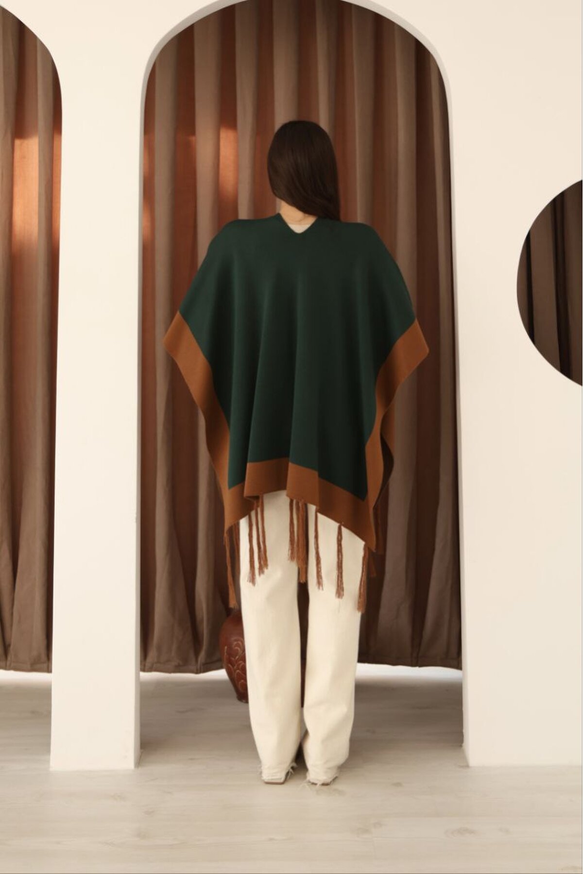 Yeşil Püsküllü Renk Bloklu Kışlık Triko Panço