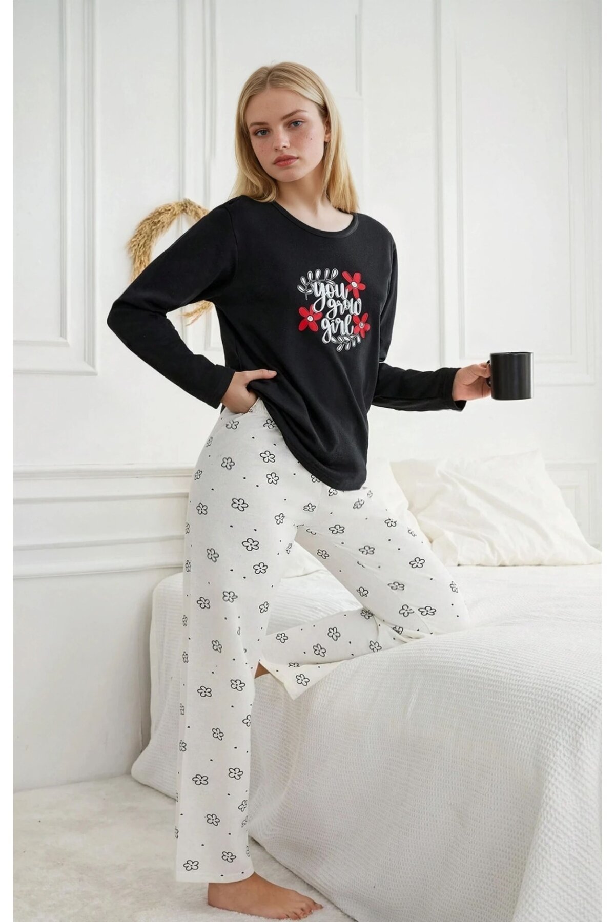 You Good Girl Baskılı Çiçek Desenli Şardonlu Kadın Pijama Takımı