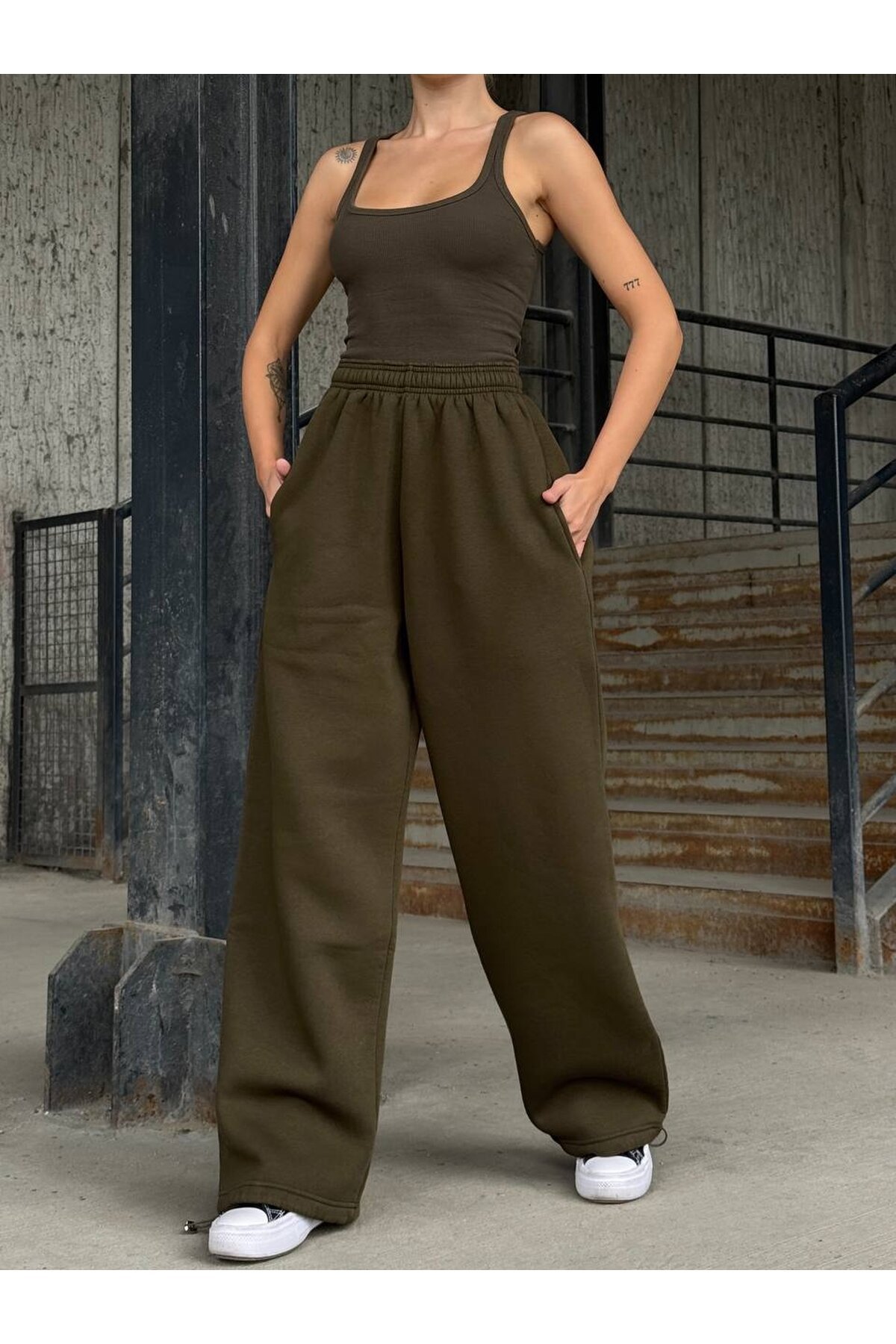 Yüsek Bel Cepli Paça Detay Haki Eşofman Altı