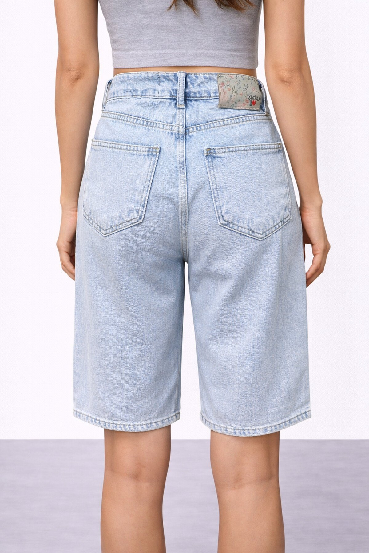 Açık Mavi Bermuda Jean