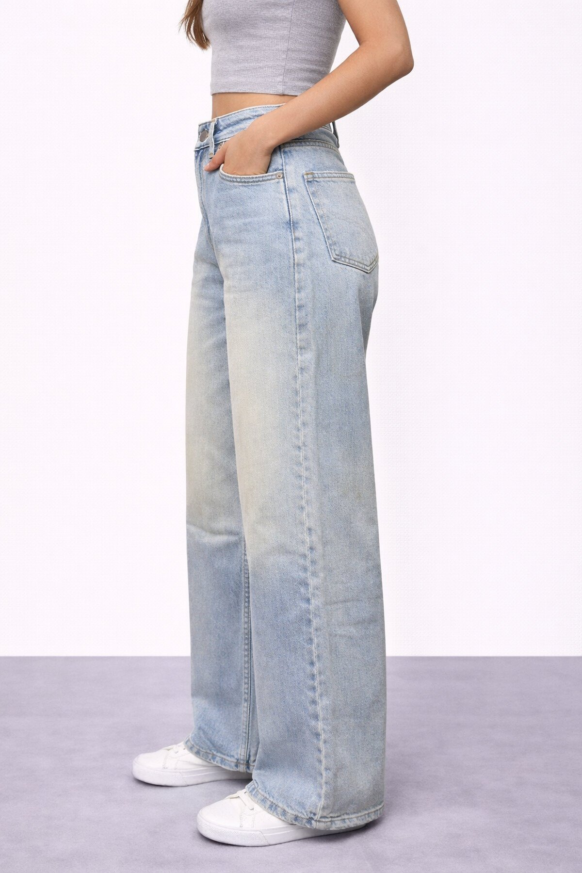 Açık Mavi Geniş Paça Jean