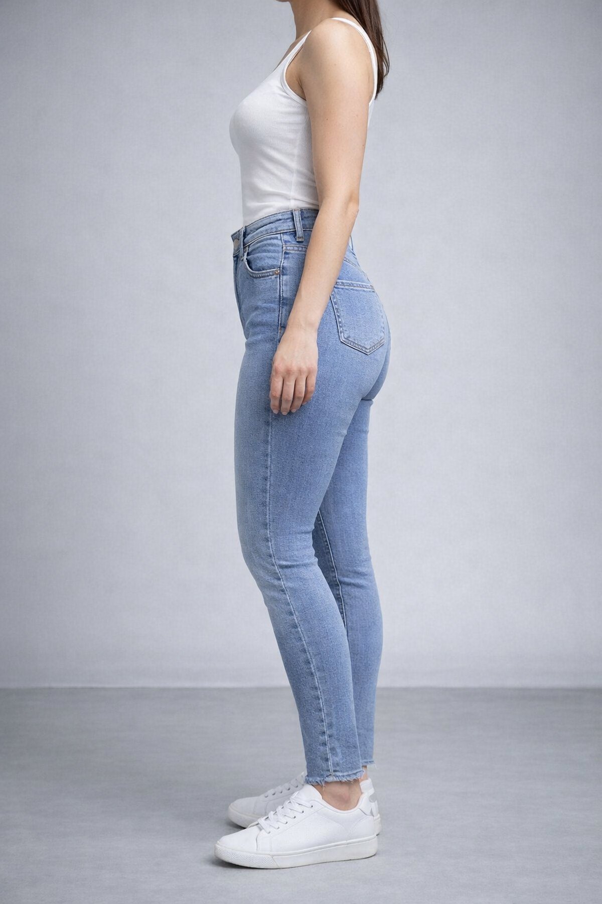 Açık Mavi Paçaları Püsküllü Jean