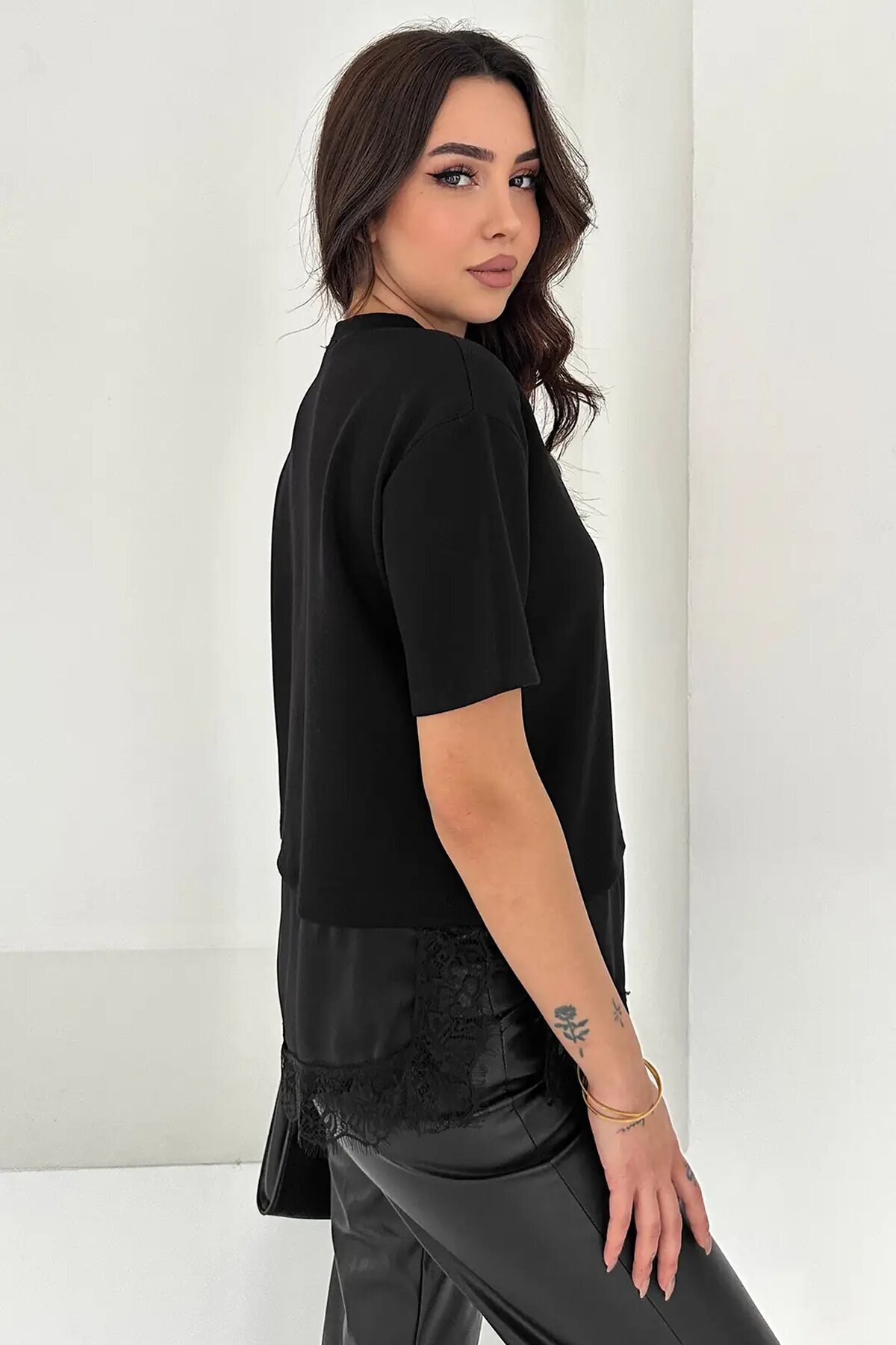 Dantel Detaylı T-Shirt