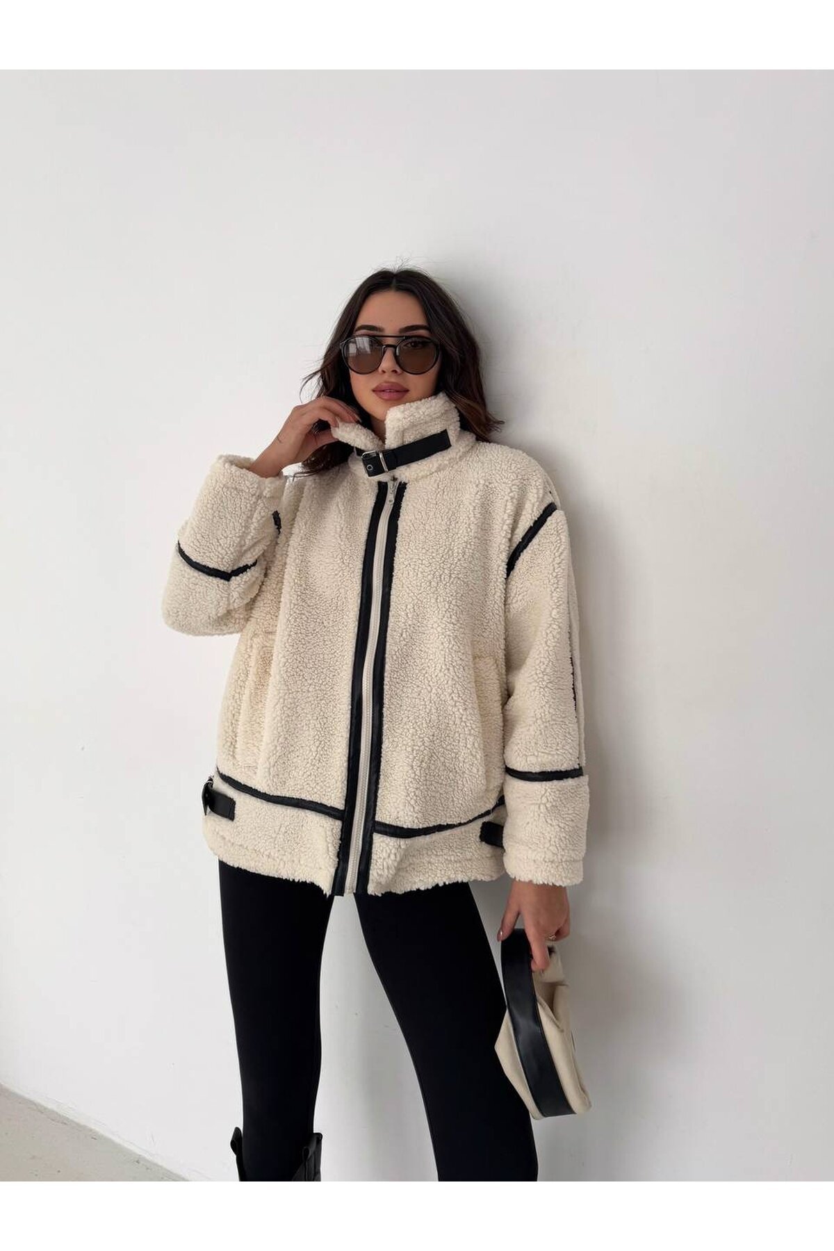 Deri Biyeli Fermuarlı Peluş Mont