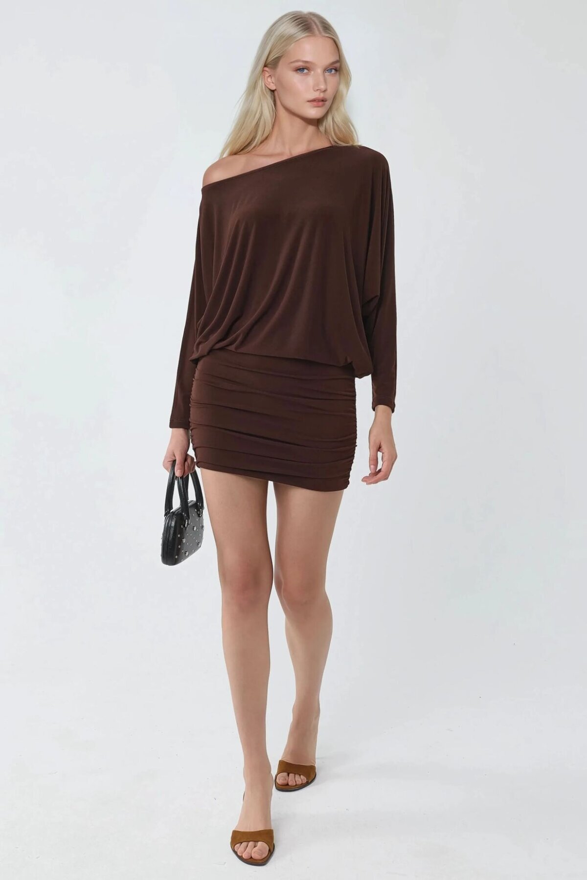 Düşük Omuz Esnek Elbise Kahverengi