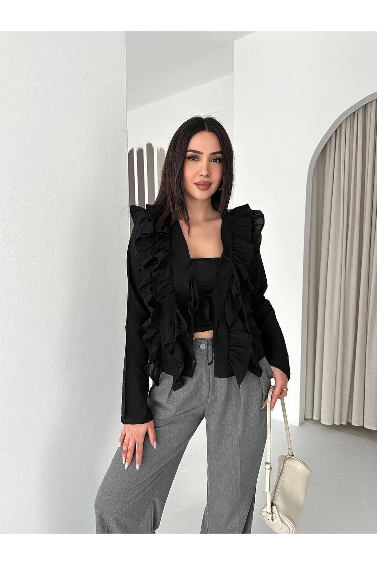 Fırfırlı Bağcıklı Bluz Siyah