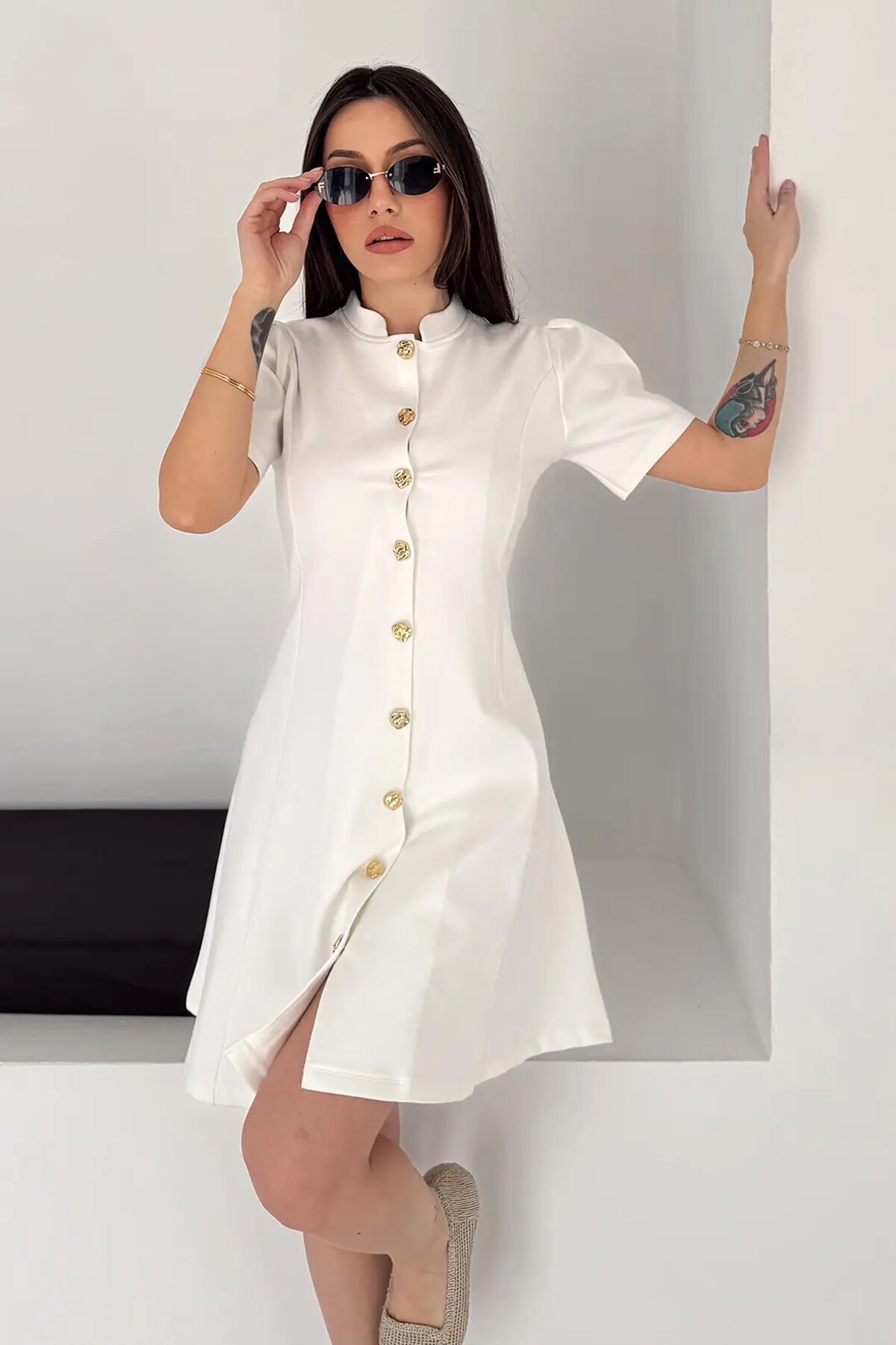 Kadın Beyaz Düğme Detay Mini Elbise