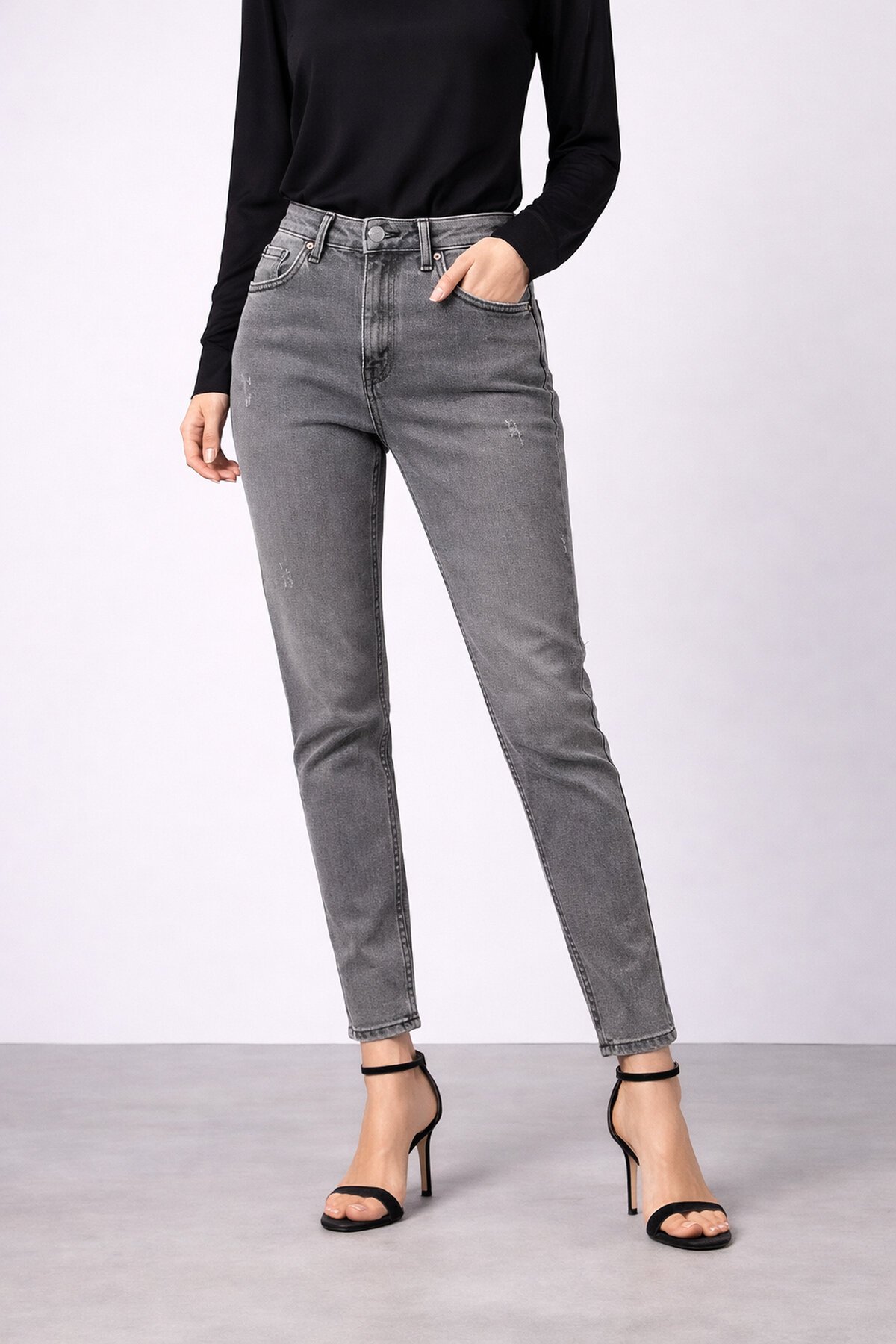 Gri Esnek Dar Paça Jean