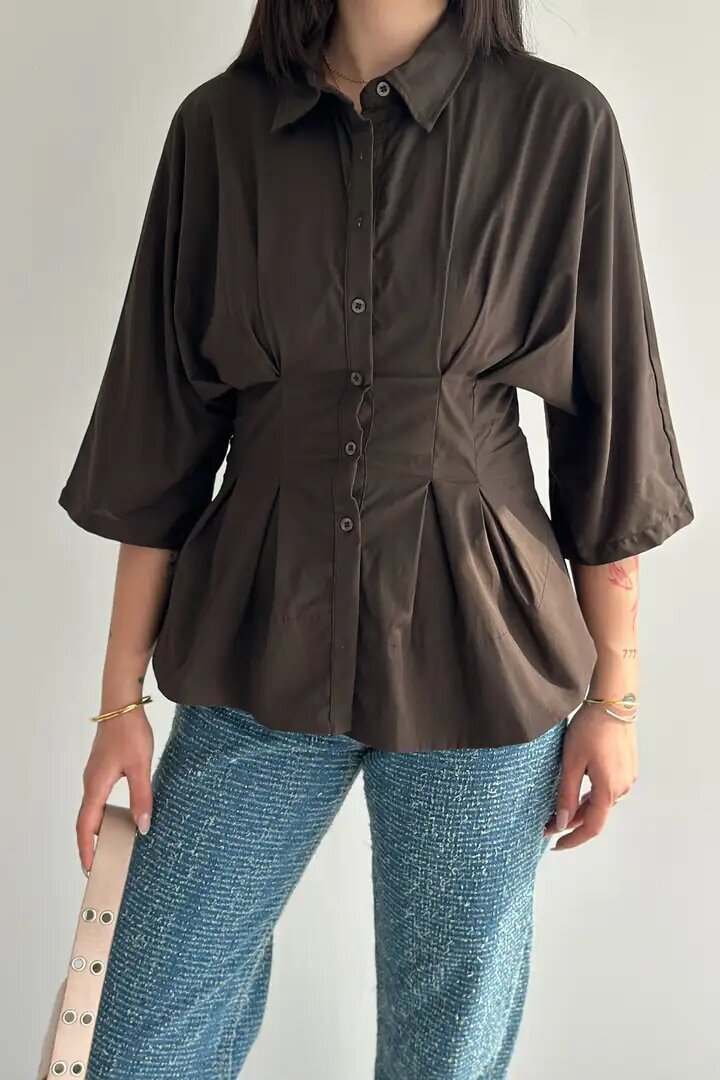 Kadın Bel Formlu Gömlek – Düğmeli Yarım Kol Şık Gömlek Kahverengi