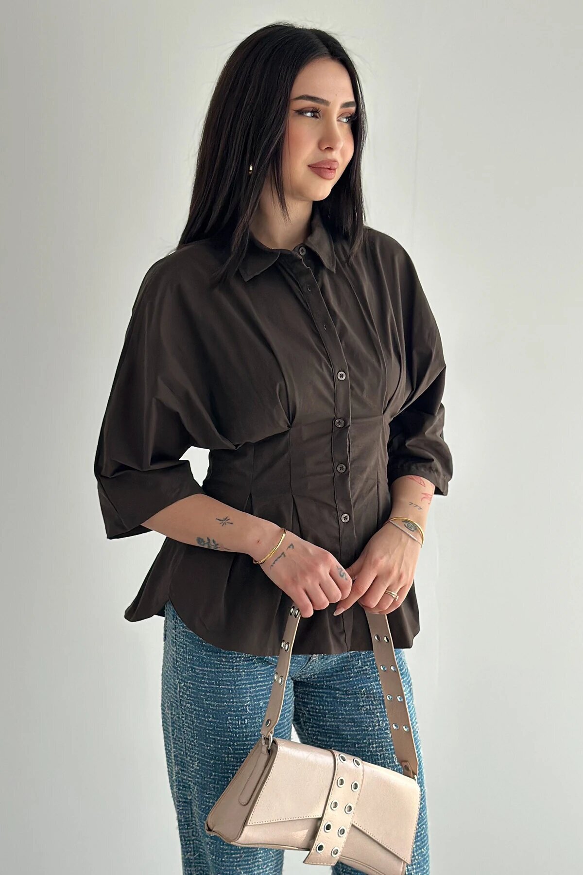 Kadın Bel Formlu Gömlek – Düğmeli Yarım Kol Şık Gömlek Kahverengi