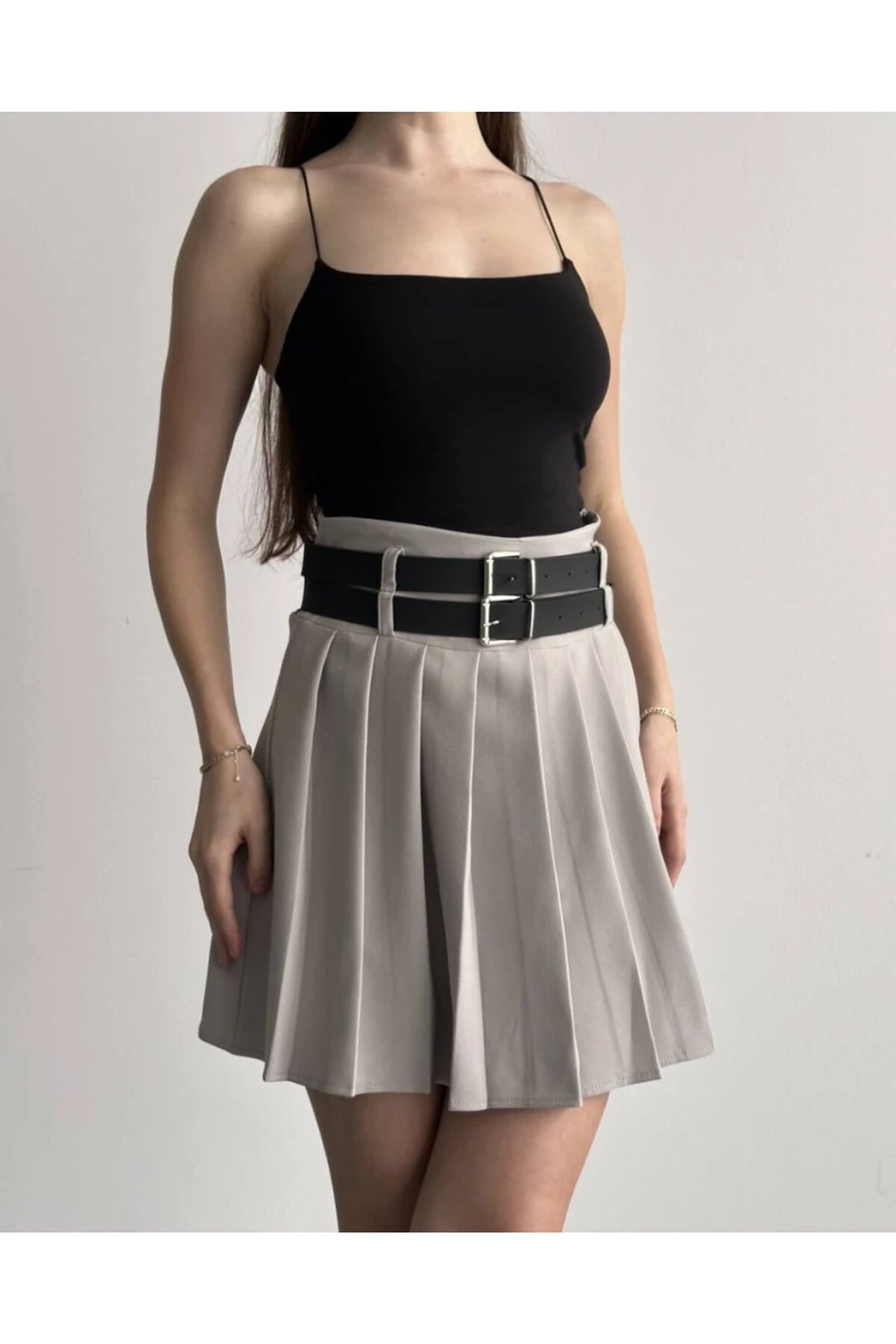 Kadın Çift Kemerli Şortlu Pileli Etek Krem