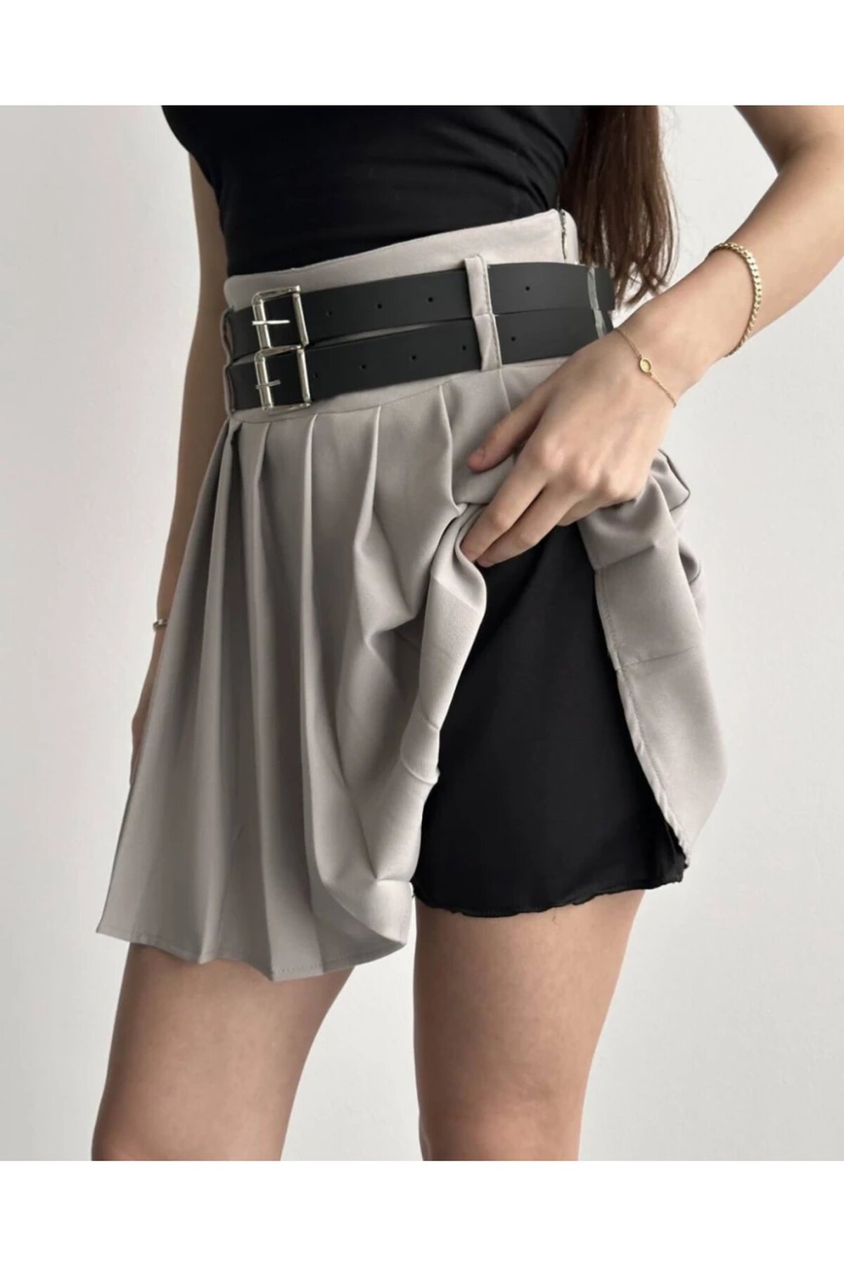 Kadın Çift Kemerli Şortlu Pileli Etek Krem