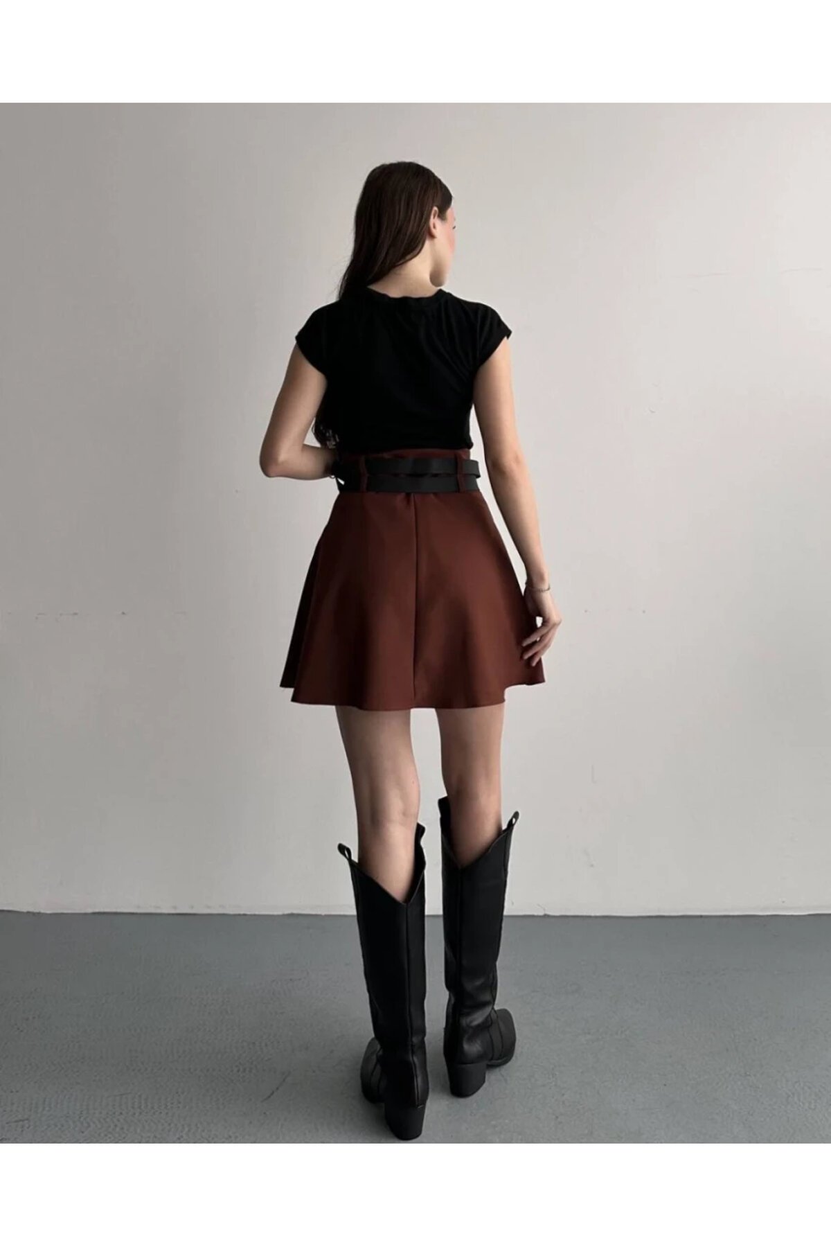 Kadın Çift Kemerli Şortlu Pileli Etek Kahve