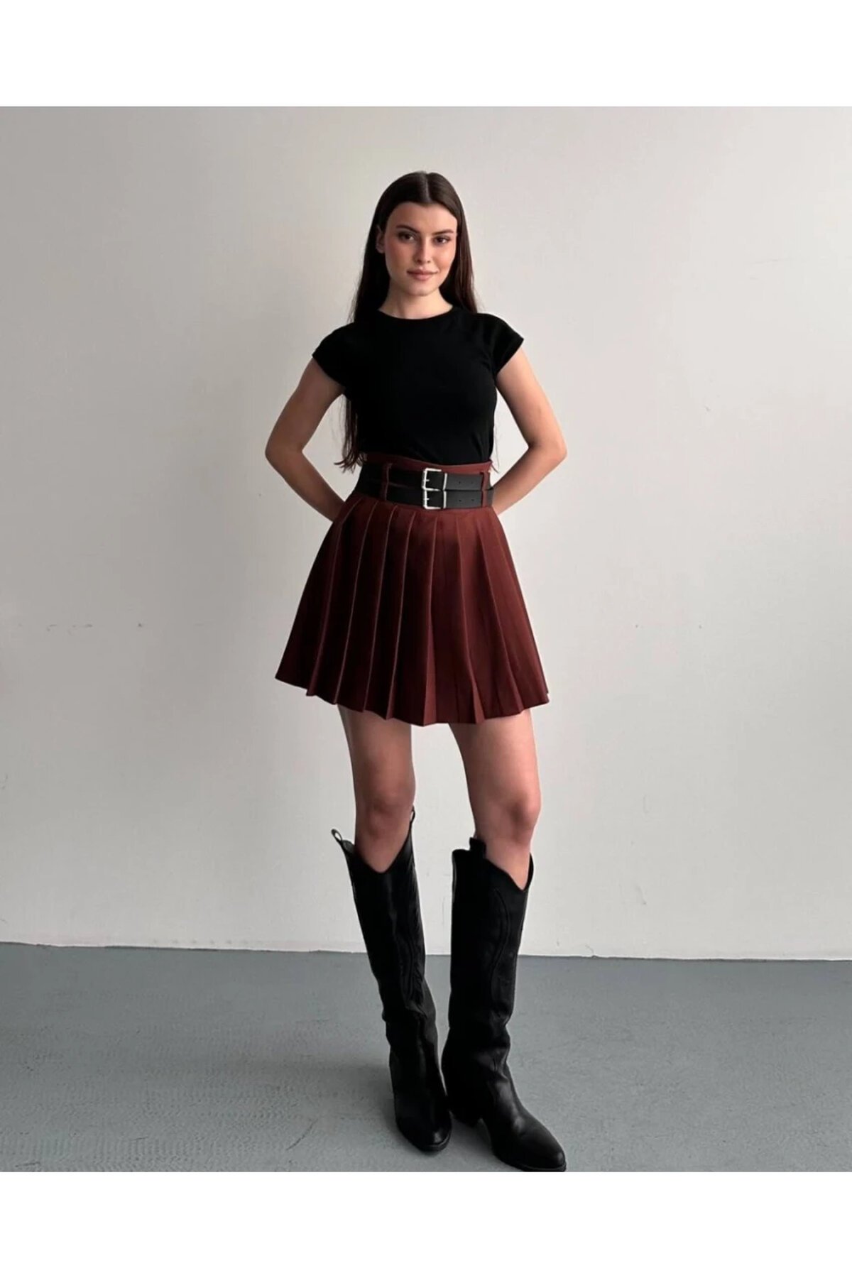 Kadın Çift Kemerli Şortlu Pileli Etek Kahve