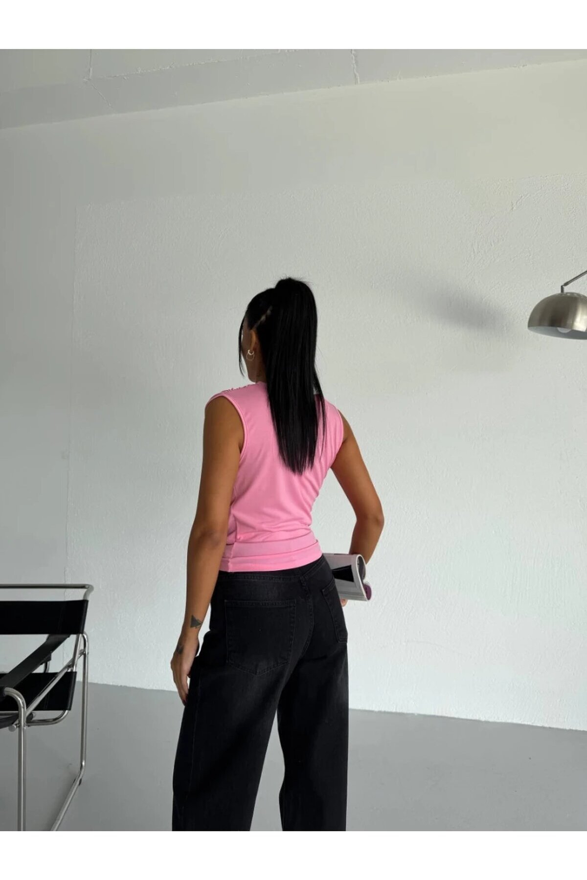 Kadın Kolsuz Dökümlü Sandy Kumaş Bluz Pembe