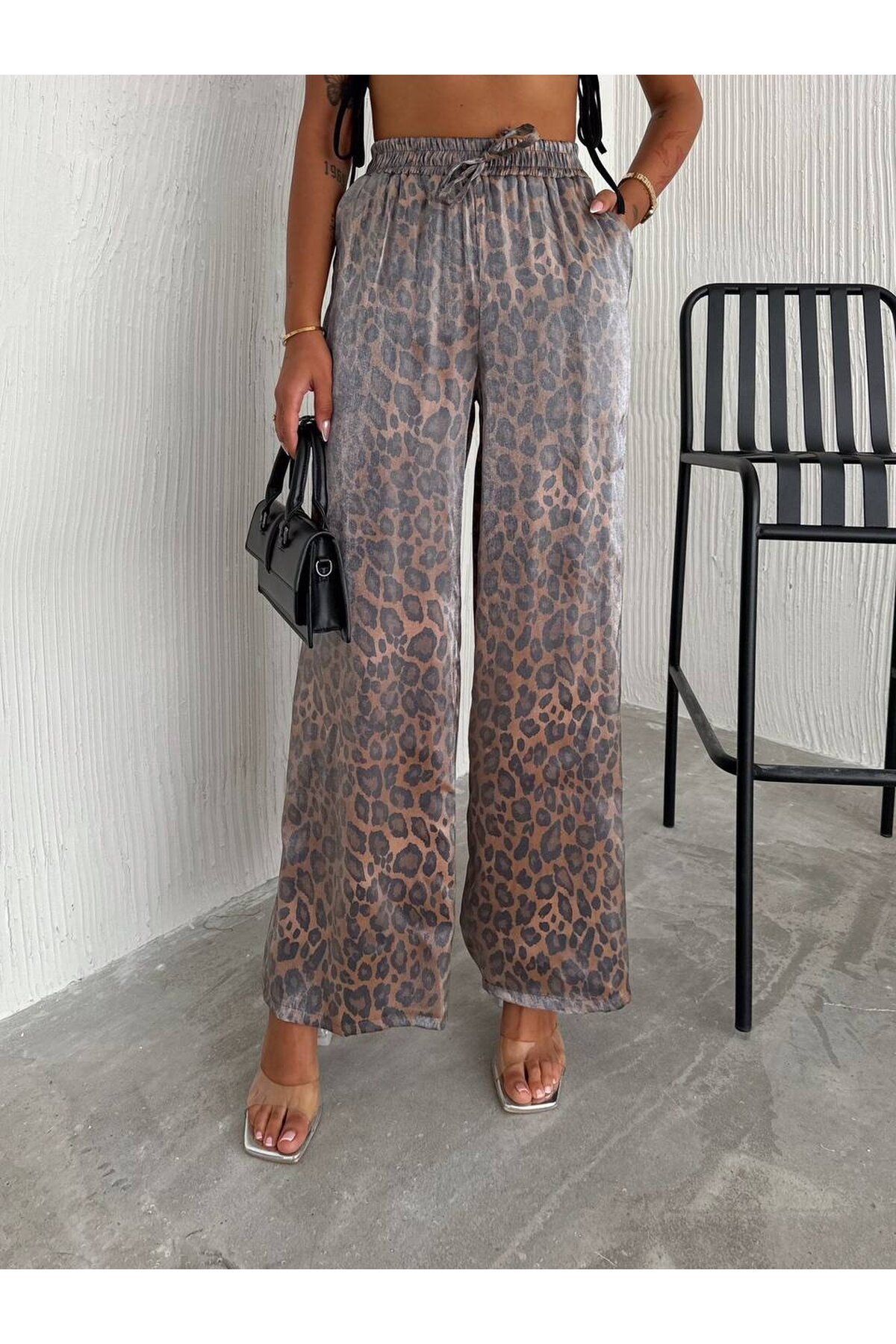 Kadın Leopar Desenli Beli Lastikli Bol Paça Pantalon