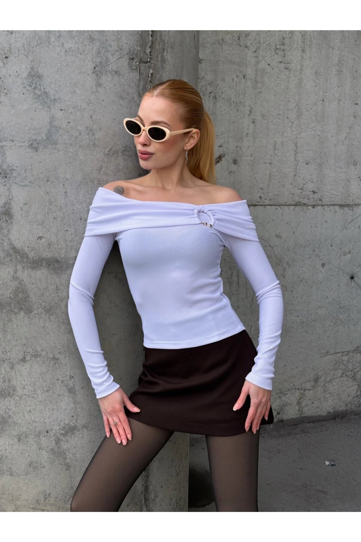 Kadın Madonna Yaka Halka Detay Beyaz Bluz