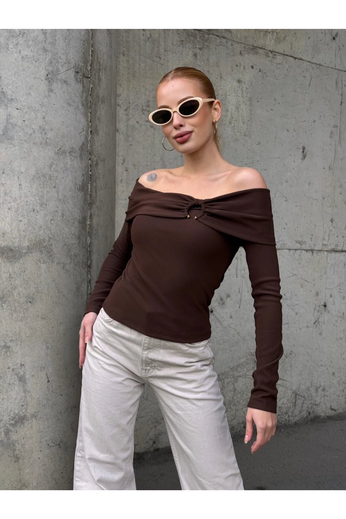 Kadın Madonna Yaka Halka Detay Bluz