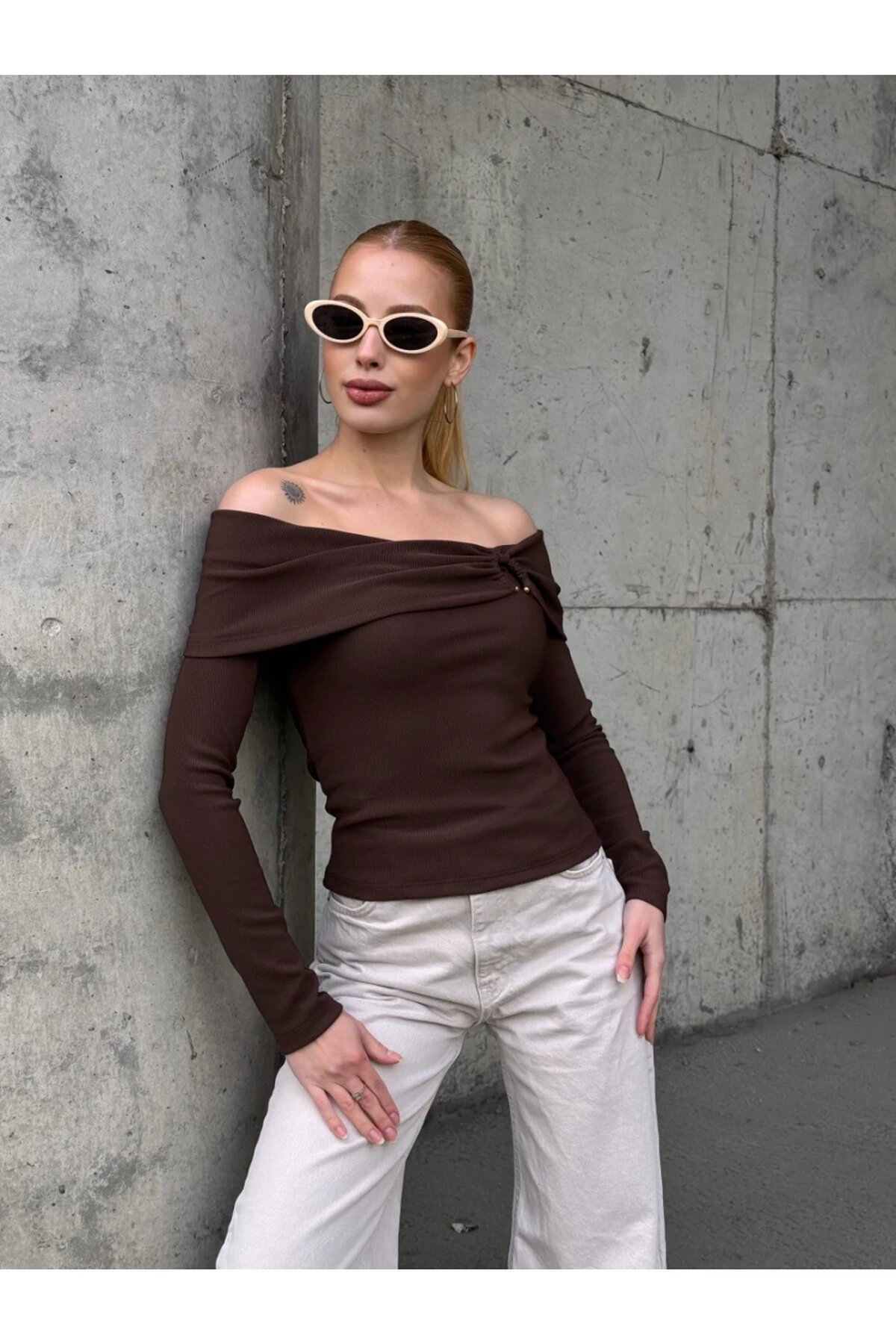 Kadın Madonna Yaka Halka Detay Bluz