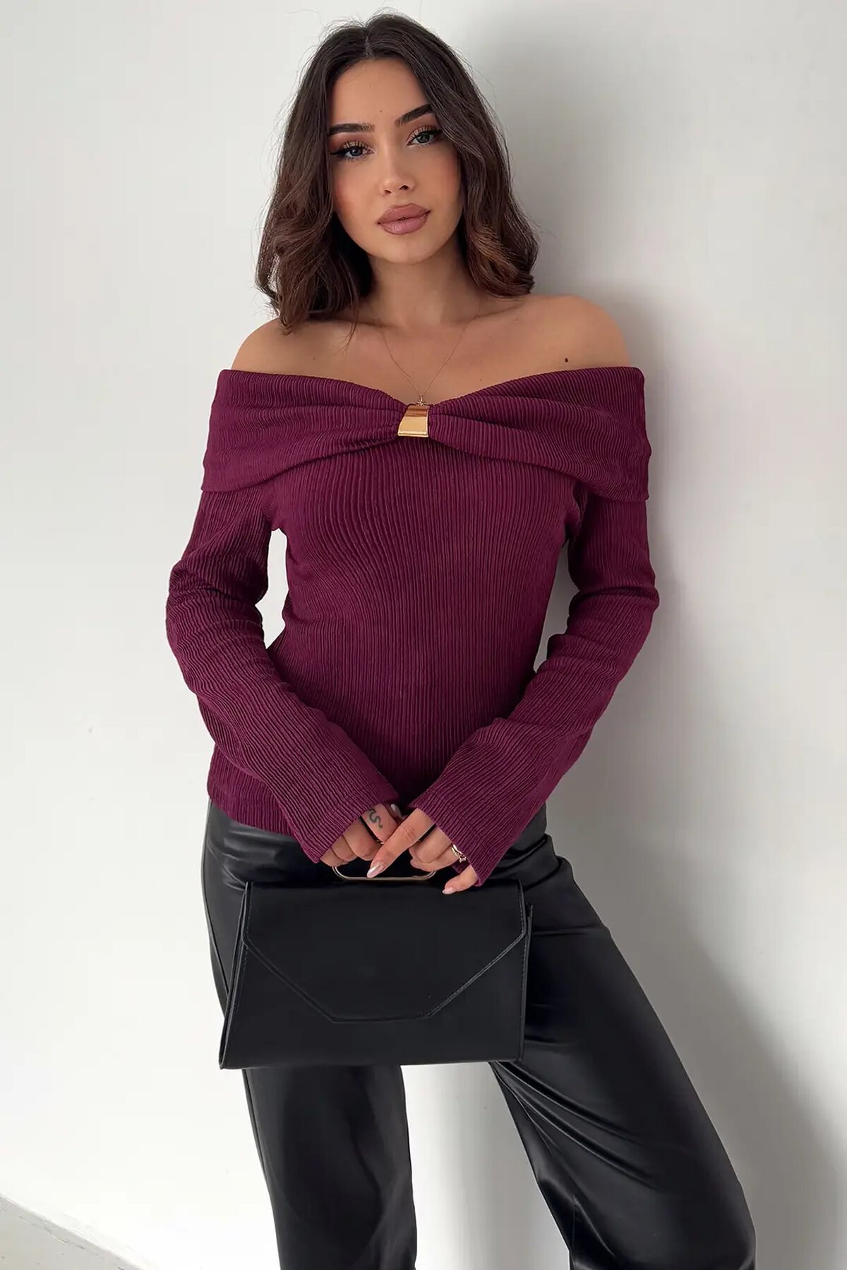 Kadın Omuz Açık Toka Detaylı Bluz