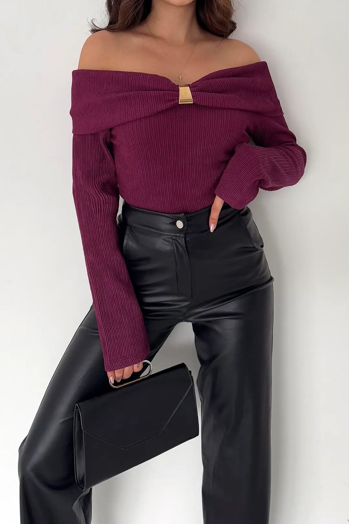 Kadın Omuz Açık Toka Detaylı Bluz