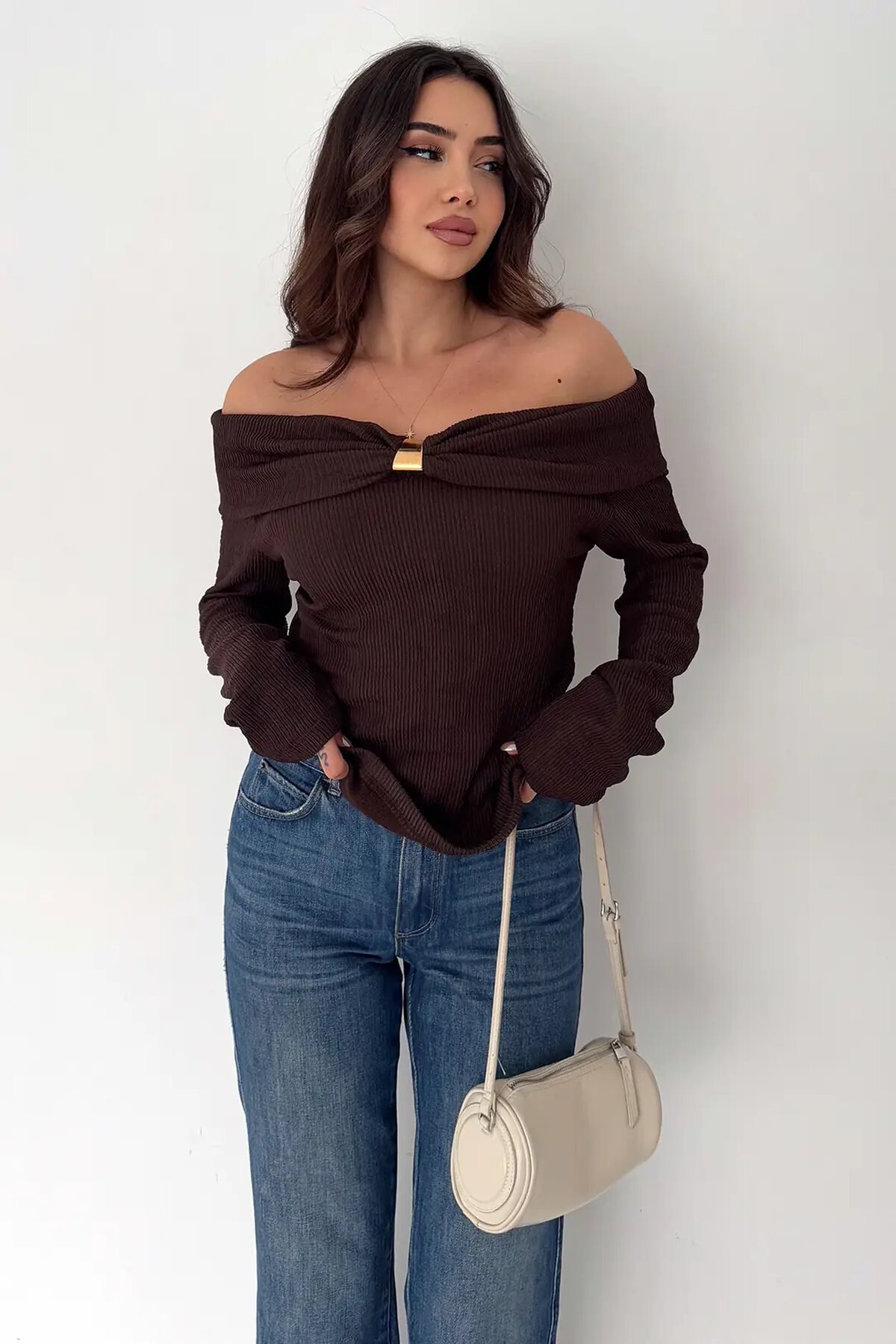 Kadın Omuz Açık Toka Detaylı Bluz