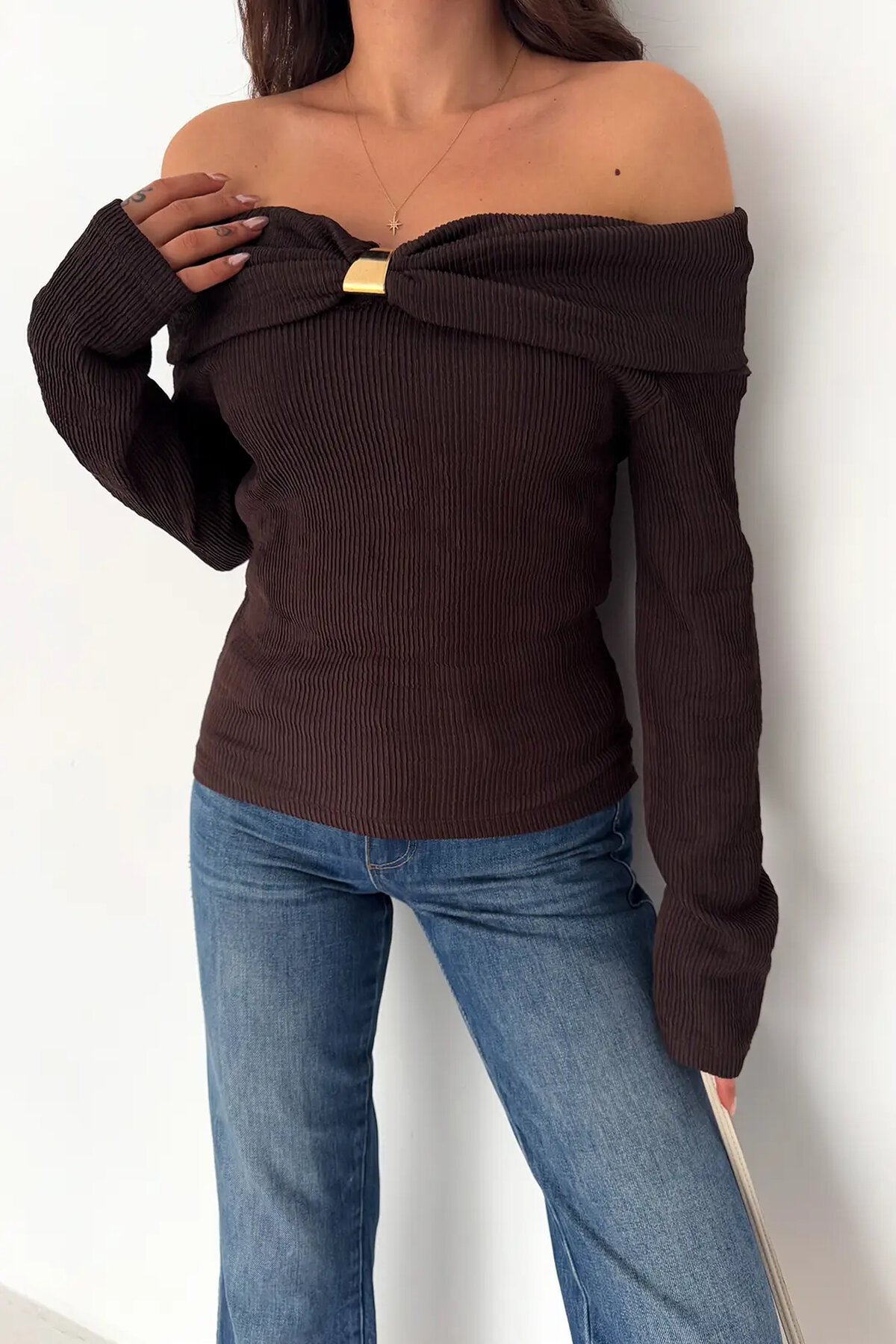 Kadın Omuz Açık Toka Detaylı Bluz