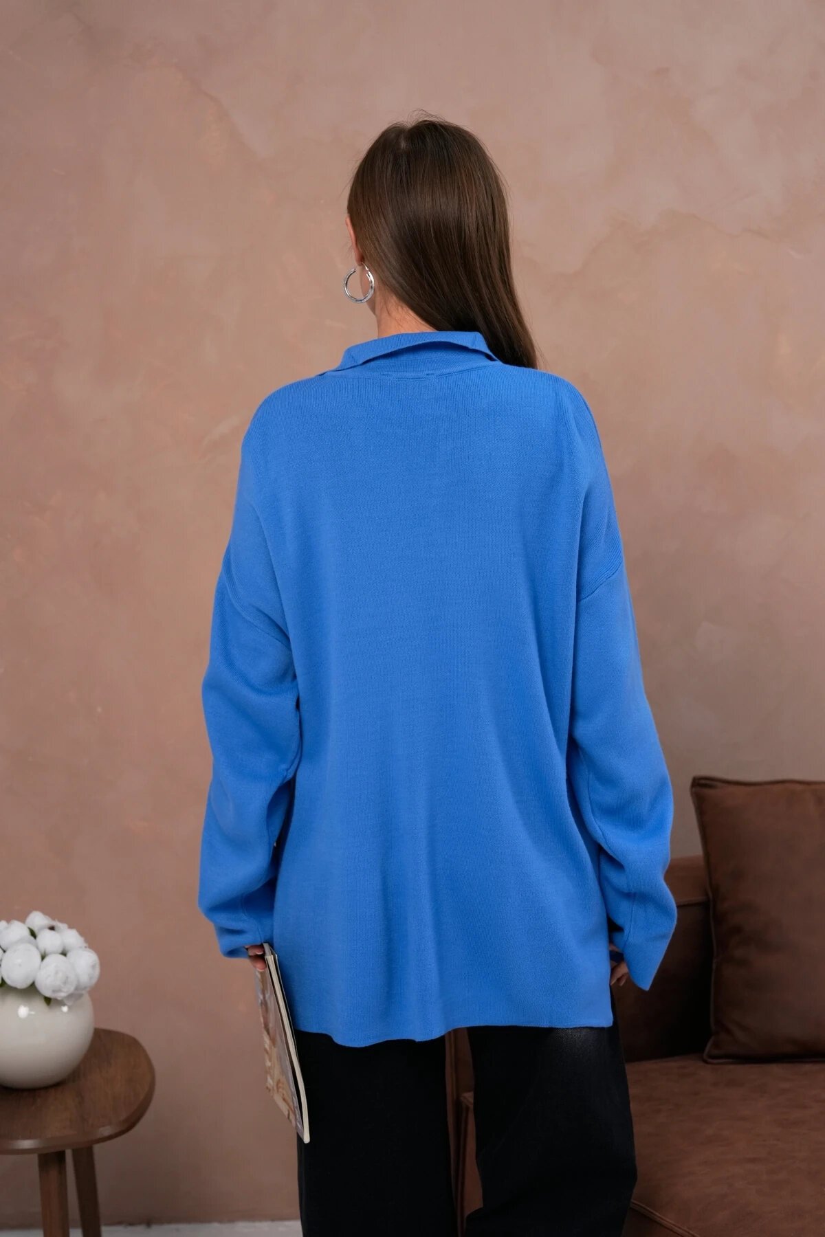 Kadın Polo Yaka Nakış Detay Yanları Yırtmaçlı Salaş Triko Kazak