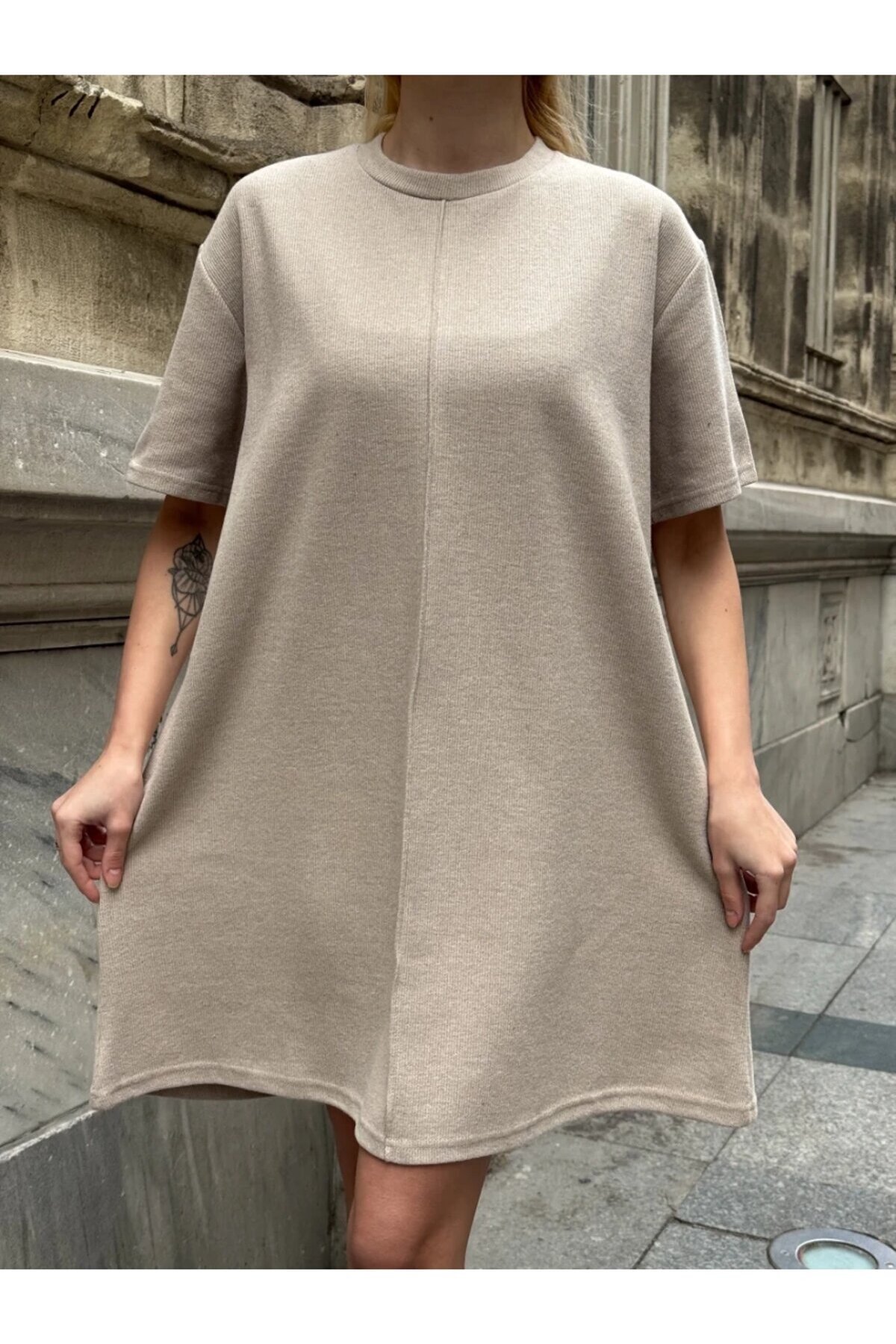 Kadın Rahat Kesim Soft Kısa Elbise Bej