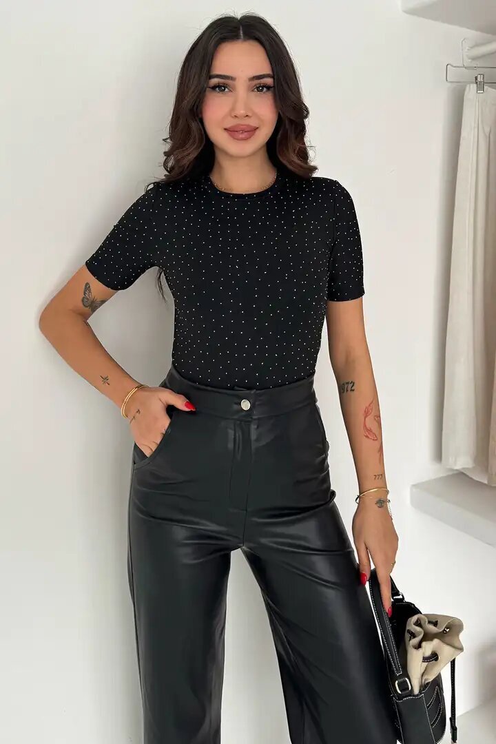 Kadın Taş Detaylı Kısa Kollu T-shirt Siyah