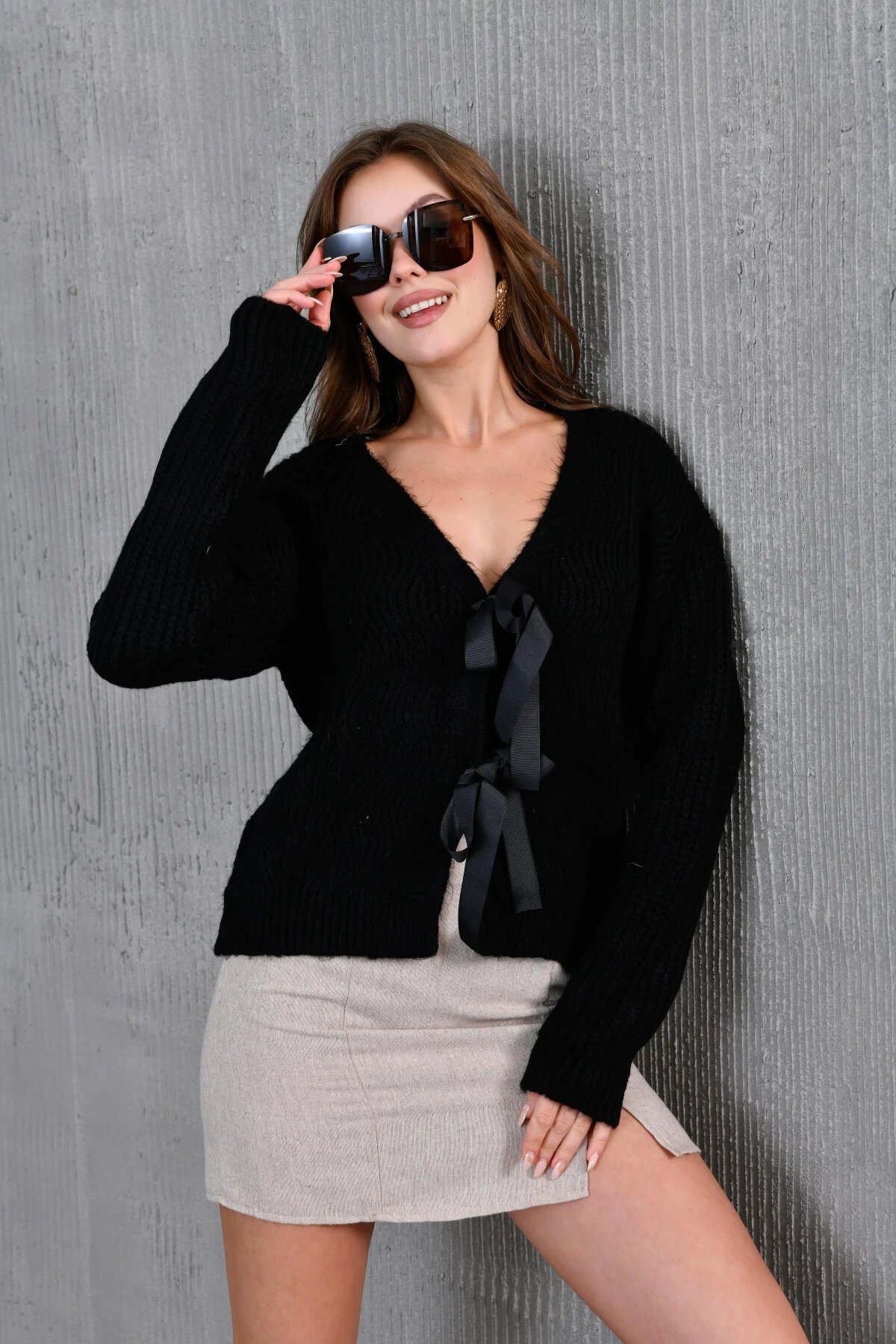 Kadın V Yaka Örgü Detay Fiyonklu Triko Ceket