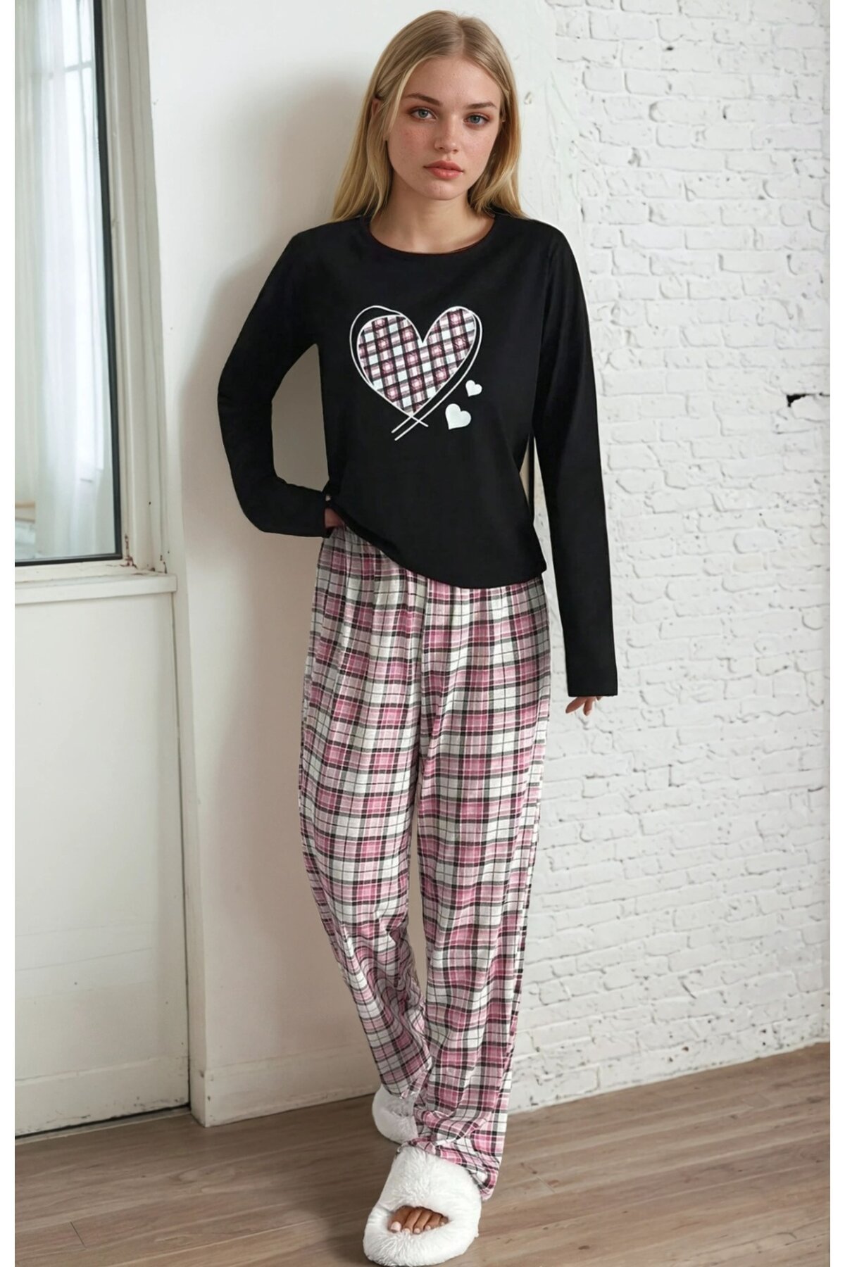 Kalp Baskılı Süprem Kumaş Kadın Pijama Takımı