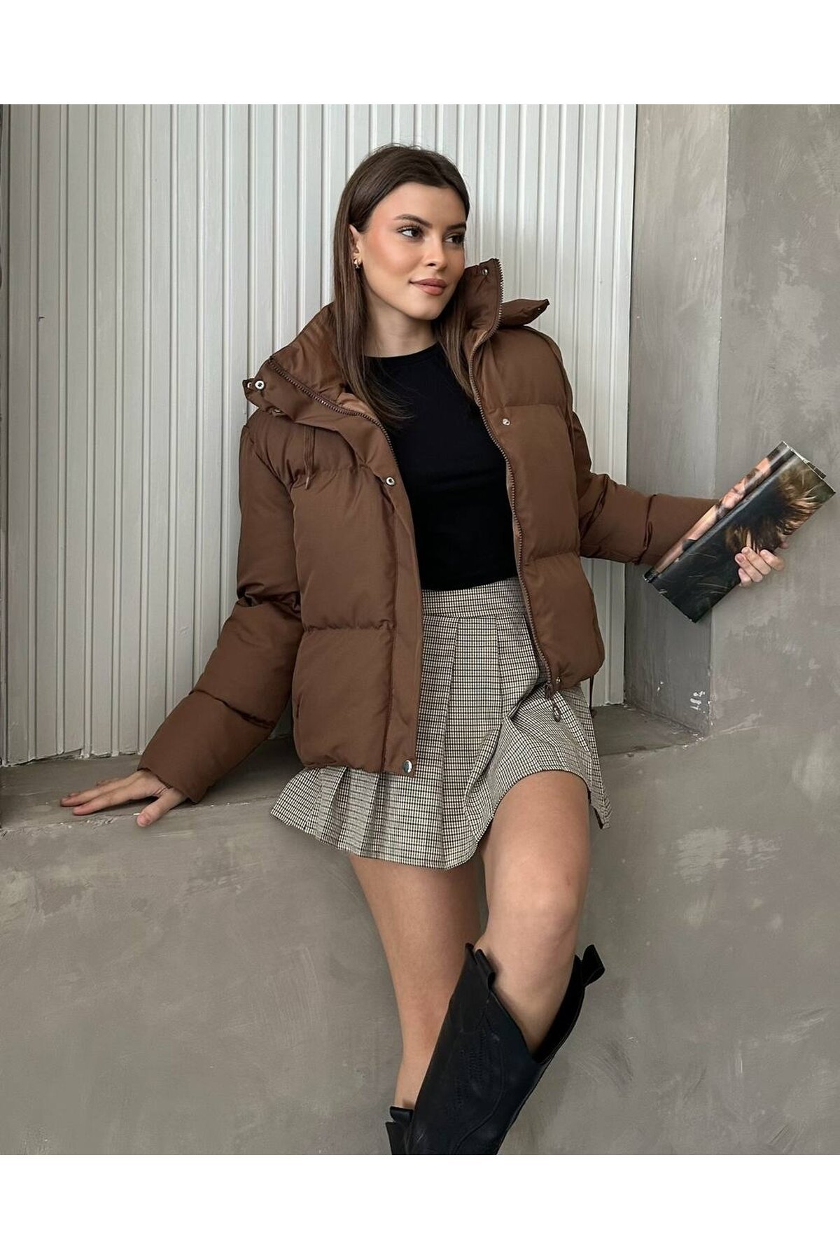 Kapşonlu Yaka Bağcıklı Micro Şişme Mont