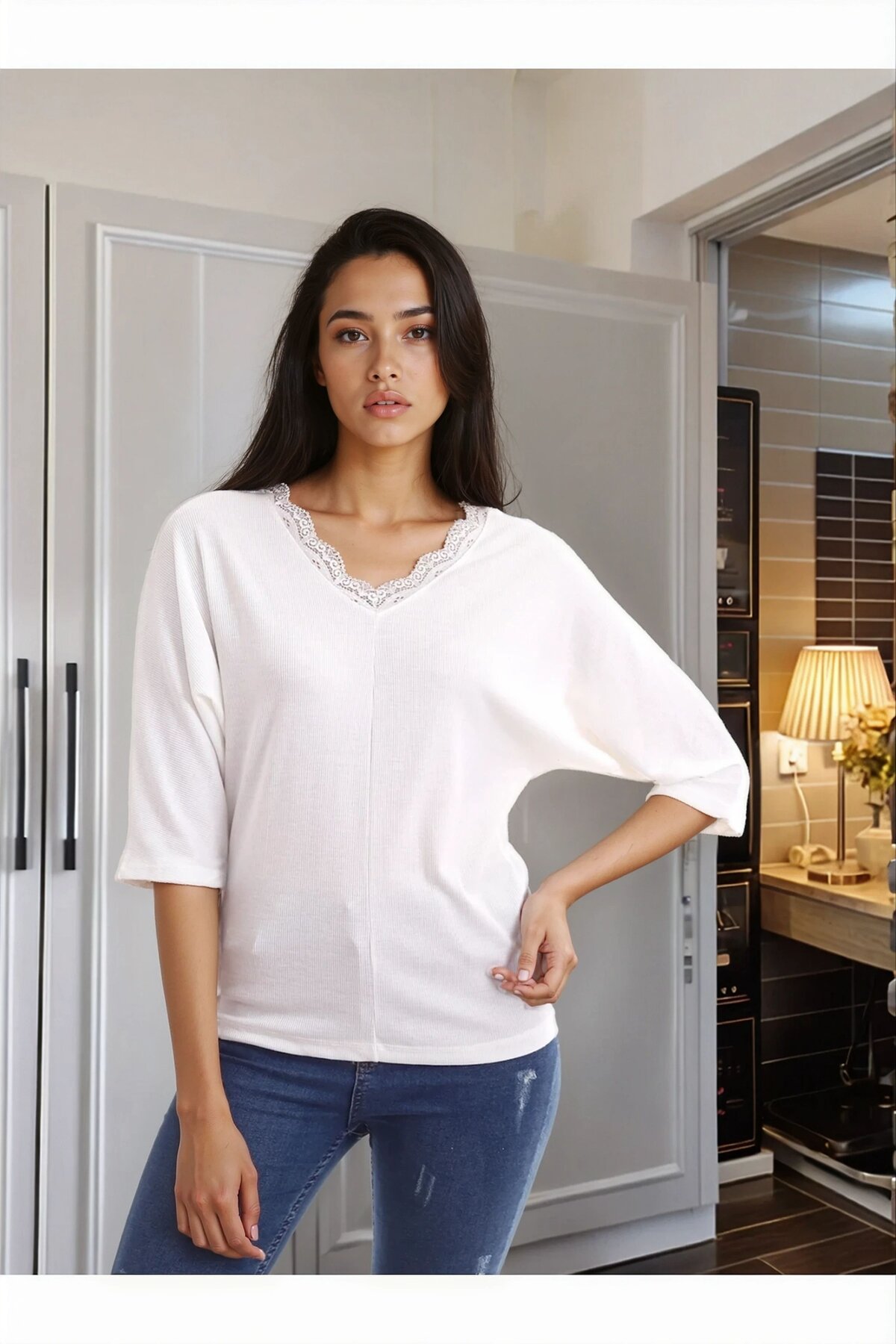 Kaşkorse Yaka Dantelli Yarasa Kol Bluz EKRU