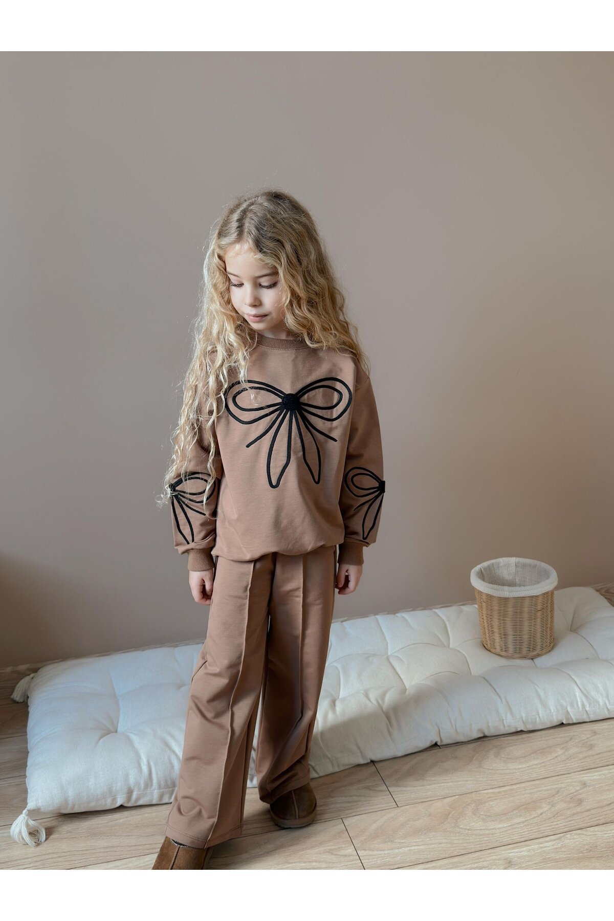 Kız Çocuk Fiyonk Detaylı Kahve Alt Üst Takım