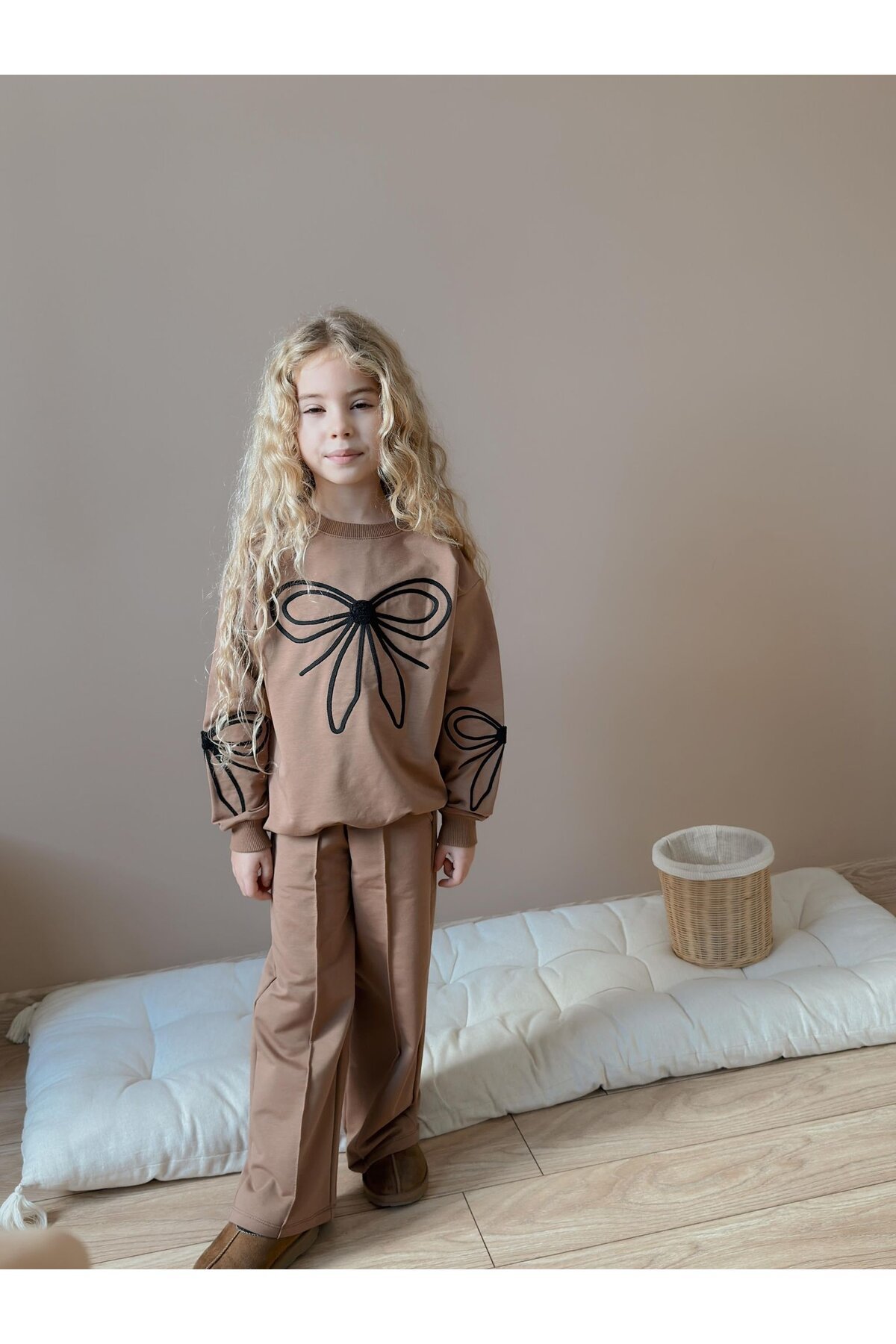 Kız Çocuk Fiyonk Detaylı Kahve Alt Üst Takım