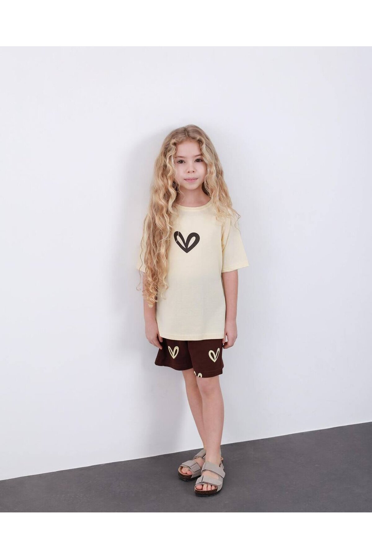 Kız Çocuk Kalp Baskılı Şort T-Shirt Alt Üst Takım Bej