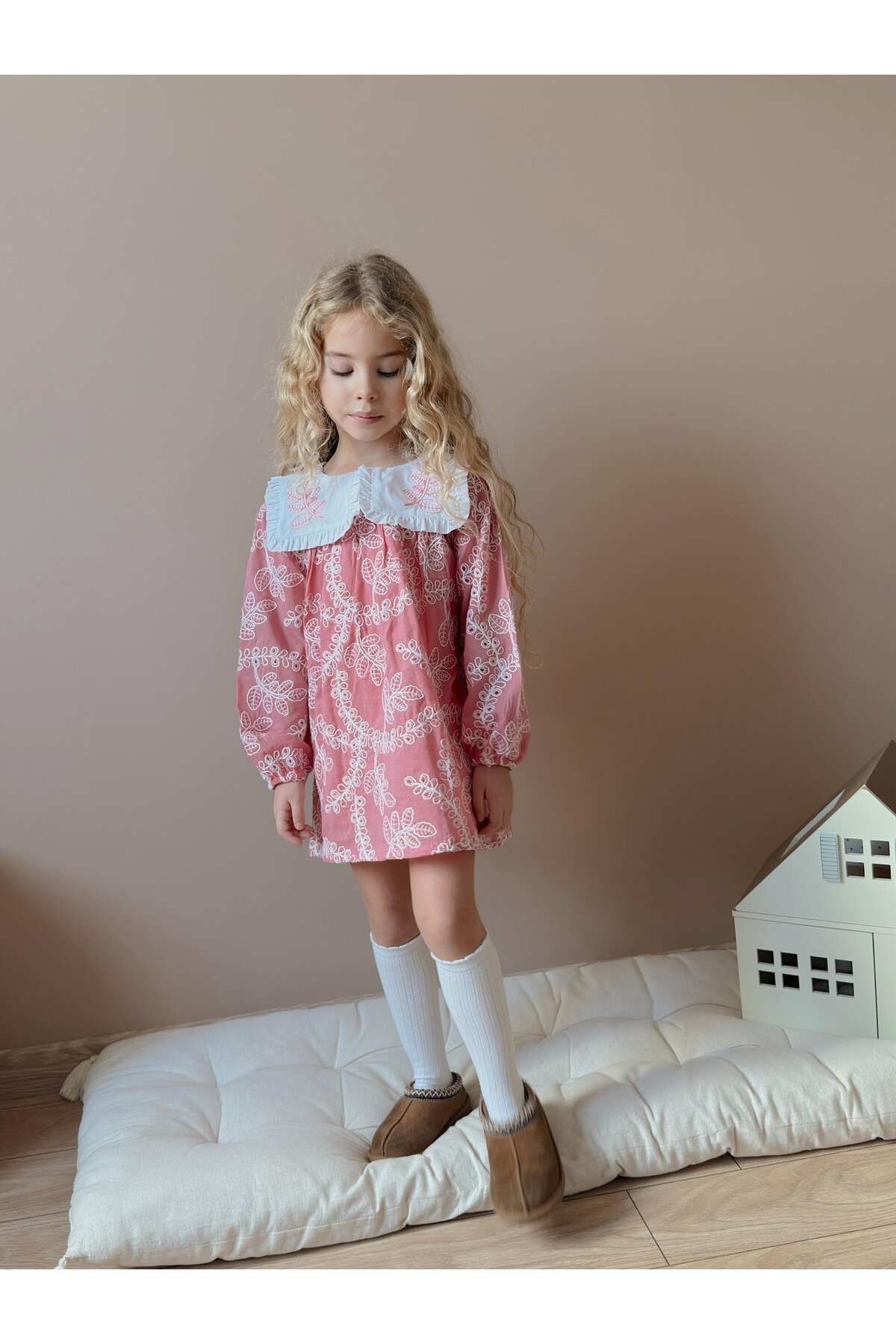 Kız Çocuk Yaka Nakışlı Astarlı Keten Elbise