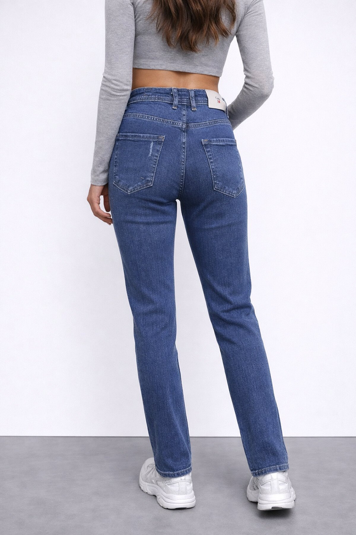 Koyu Renk Dar Paça Jean