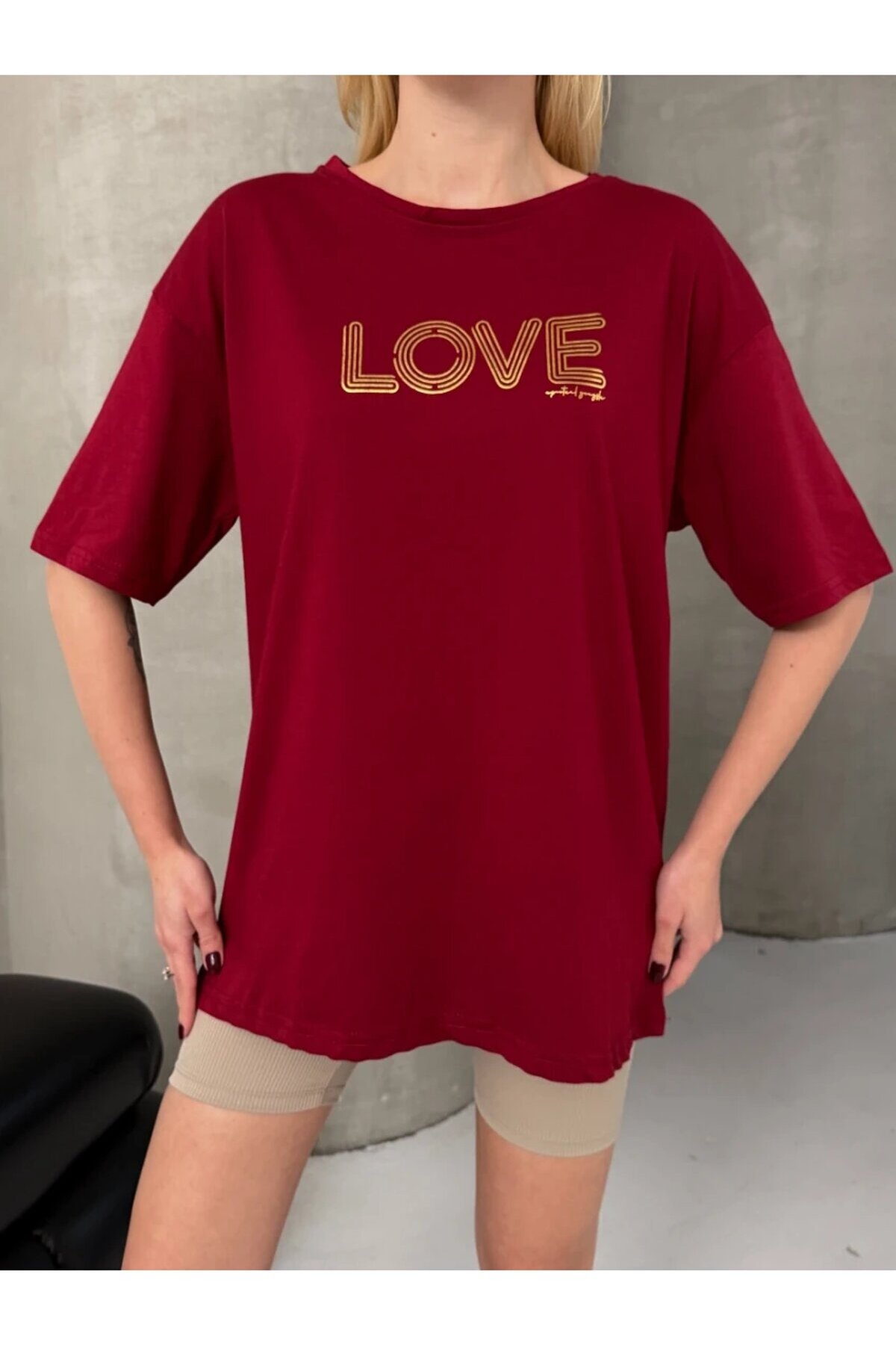 Love Baskılı Oversize Kadın Tişört – Kırmızı