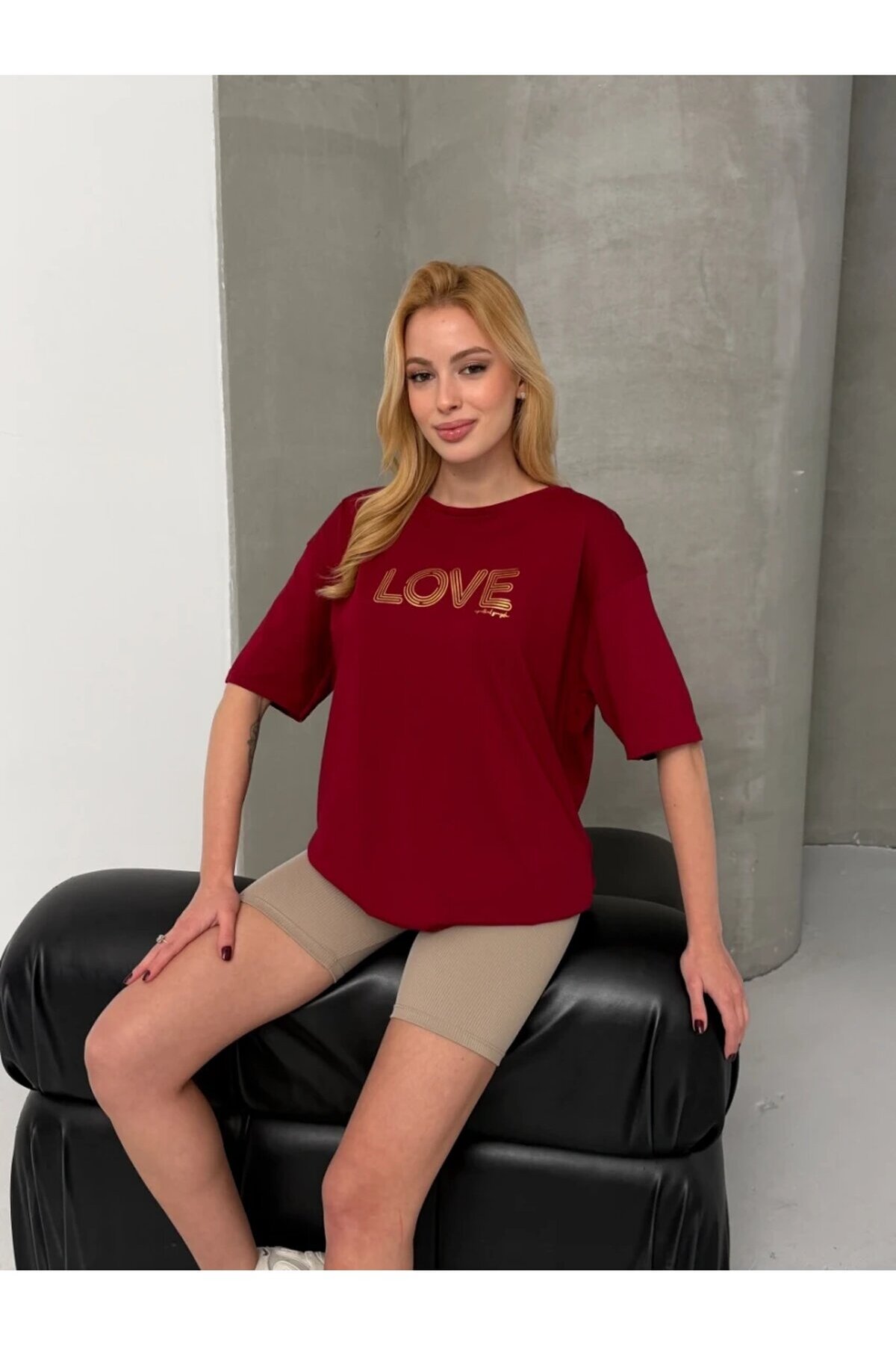 Love Baskılı Oversize Kadın Tişört – Kırmızı