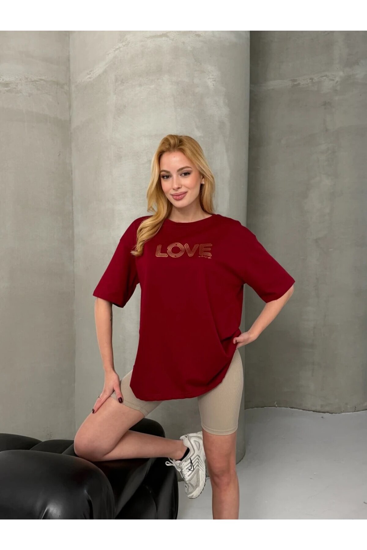 Love Baskılı Oversize Kadın Tişört – Kırmızı