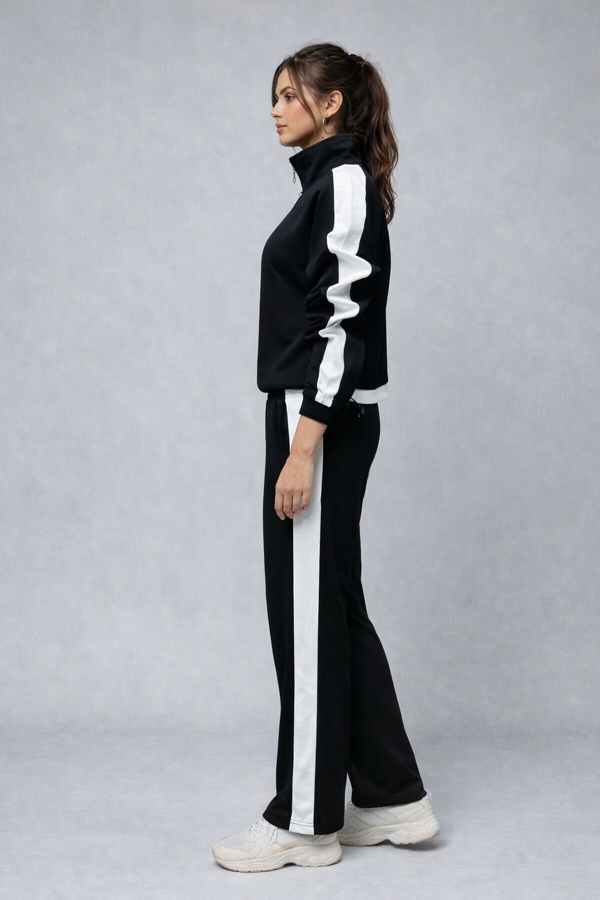 Modal Kumaş Yarım Fermuarlı Şeritli Eşofman Takımı Siyah