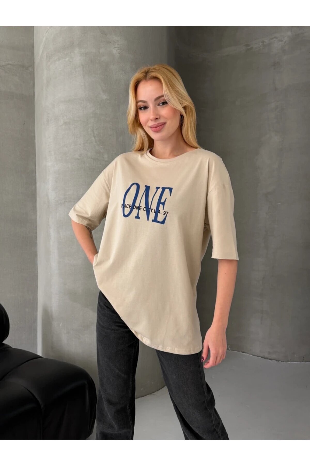 ONE Yazı Baskılı Oversize Kadın Tişört Bej