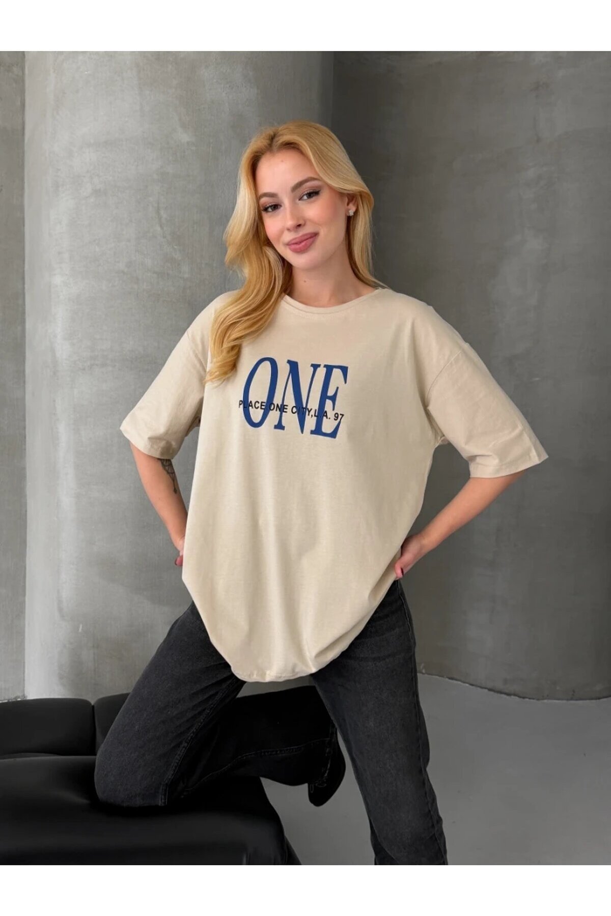 ONE Yazı Baskılı Oversize Kadın Tişört Bej