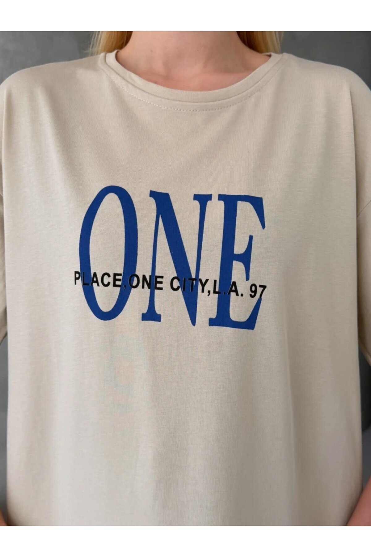 ONE Yazı Baskılı Oversize Kadın Tişört Bej