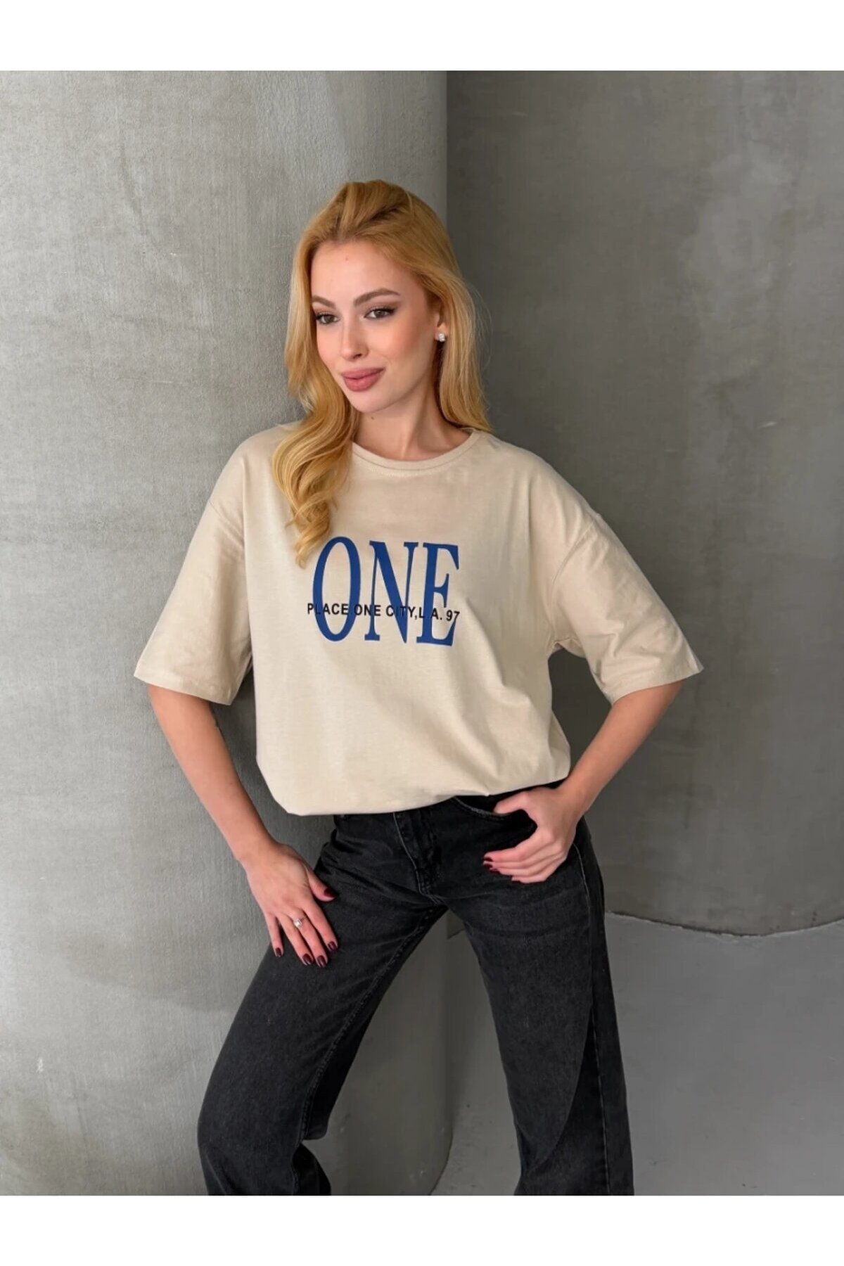 ONE Yazı Baskılı Oversize Kadın Tişört Bej