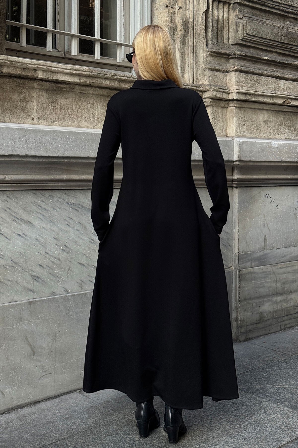 Polo Yaka Fermuarlı Çift Cep Rahat Kesim Elbise