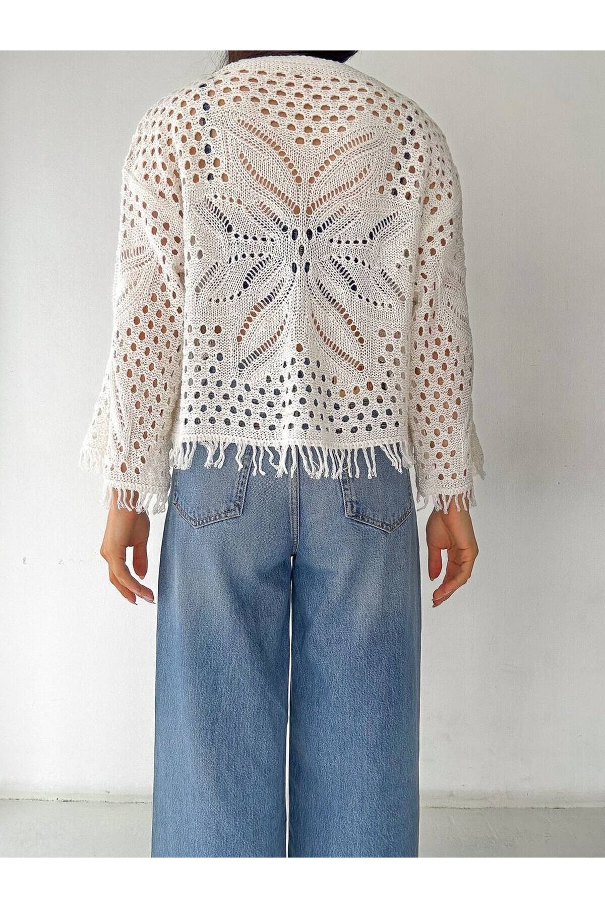 Püsküllü Kısa Hırka