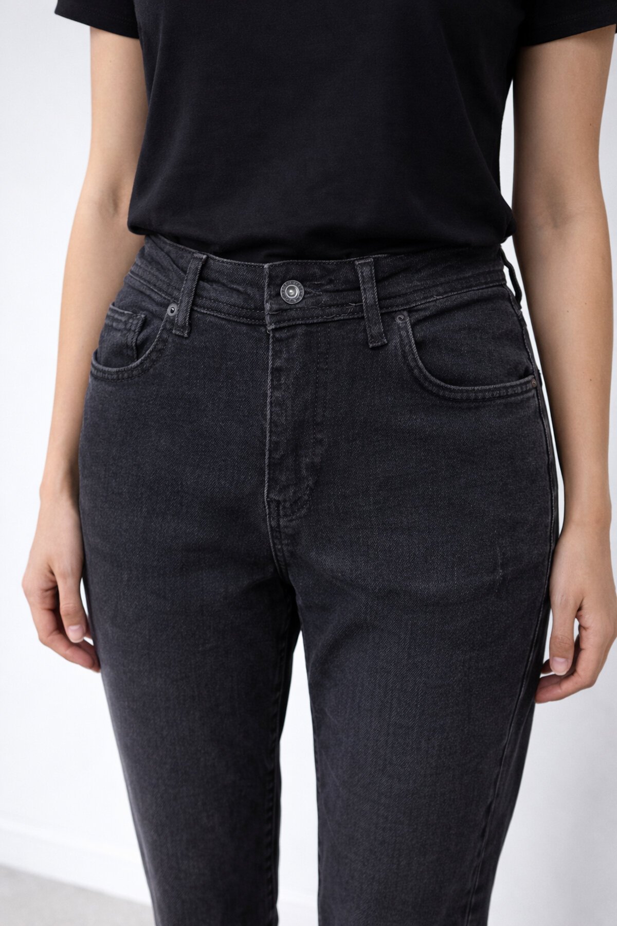 Siyah Esnek Tam Kalıp Kadın Jean